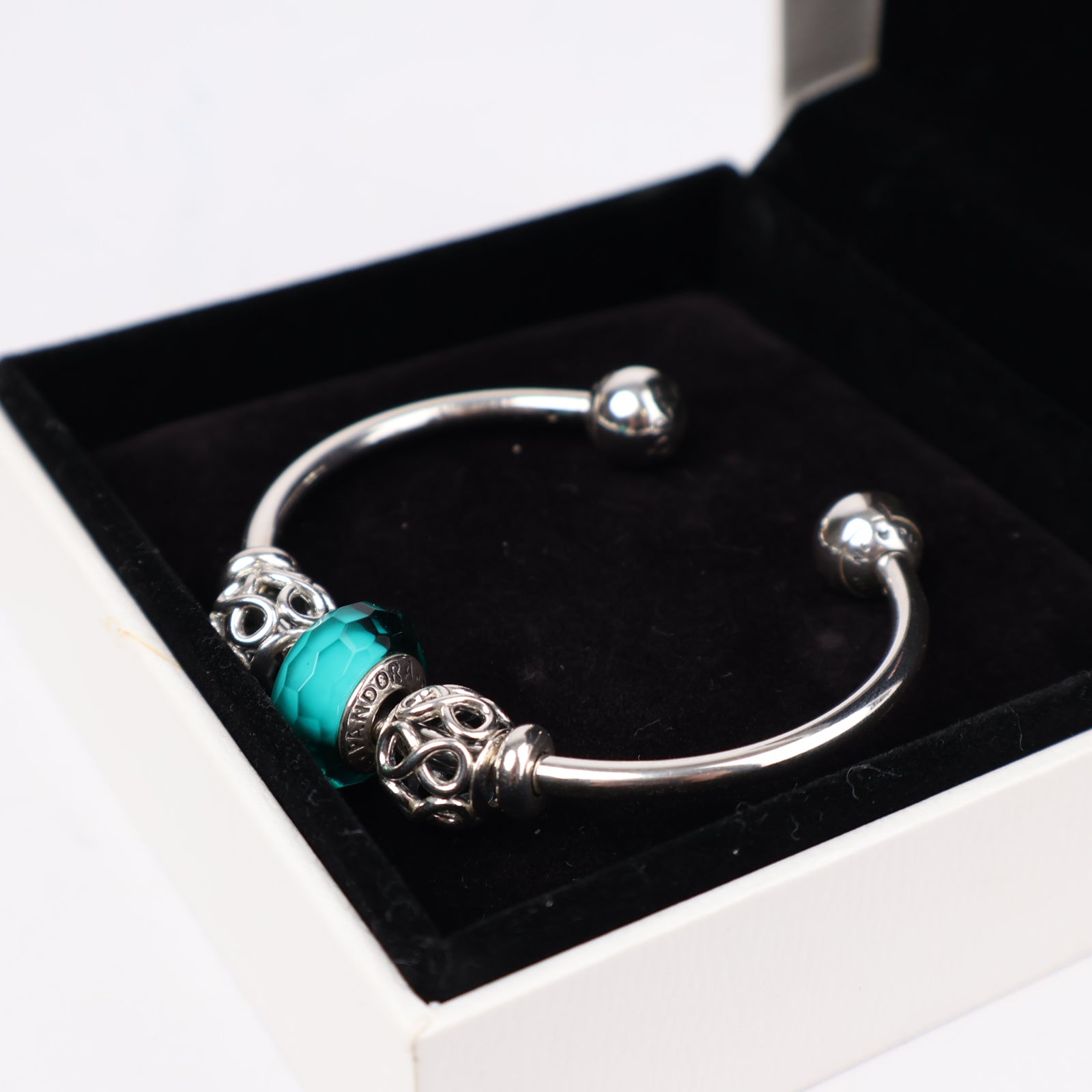J1295 Pandora Emerald Green Murano Charm Bracelet- Pre Owned
