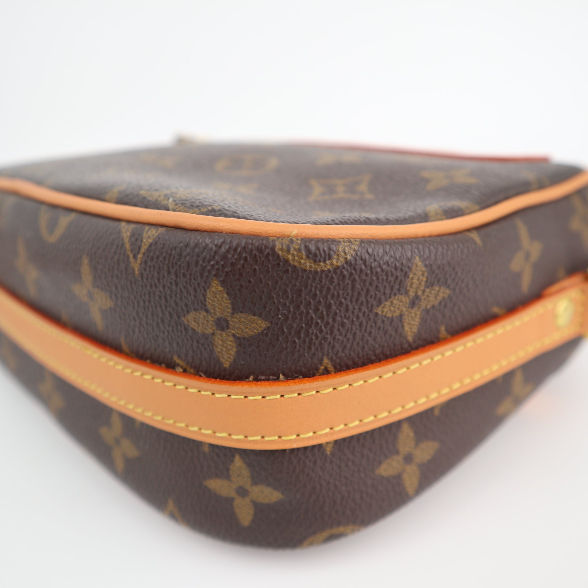 Louis Vuitton Monogram canvas Blois Shoulder Bag C1730R | Pre-Owned Excellent Brown Monogram Canvas