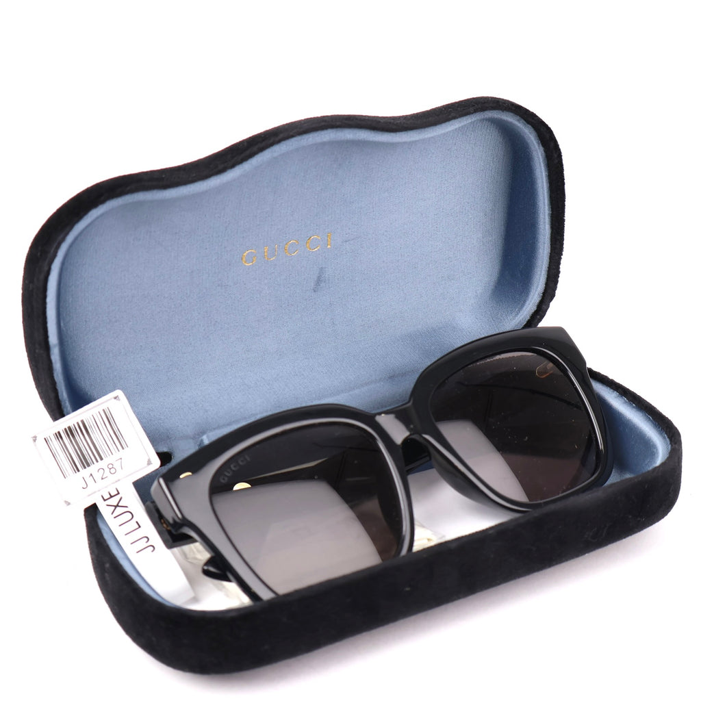 J1287 Gucci Sunglass Hut with Grey lenses and Black frame- Pre Owned