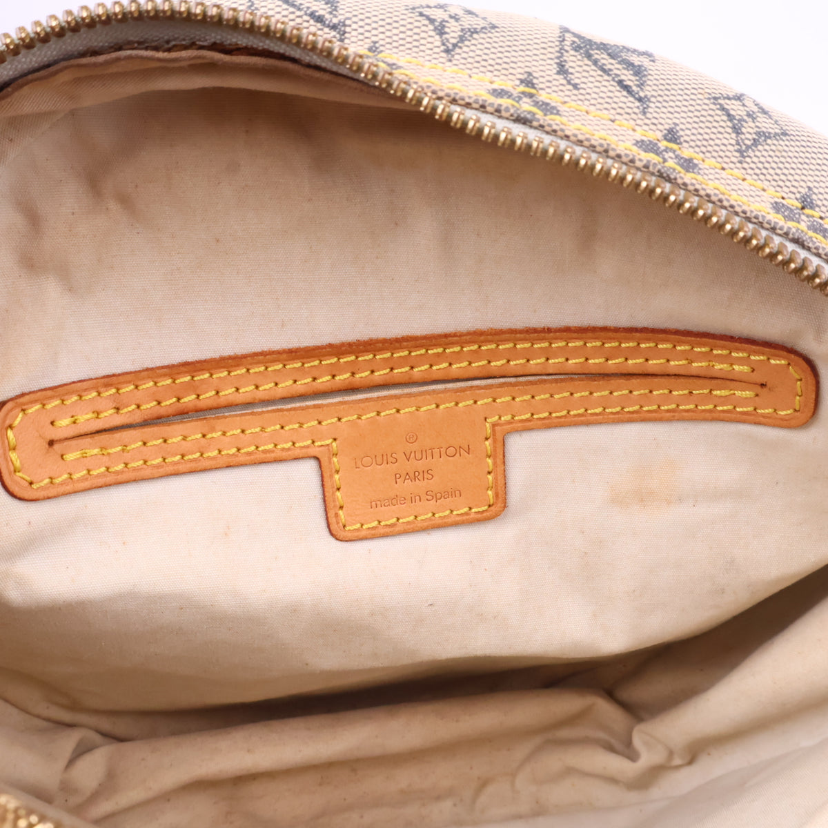 J2779 Louis Vuitton Crossbody Bag Mini Lin Jeanne | Pre-Owned Excellent Mini Lin canvas