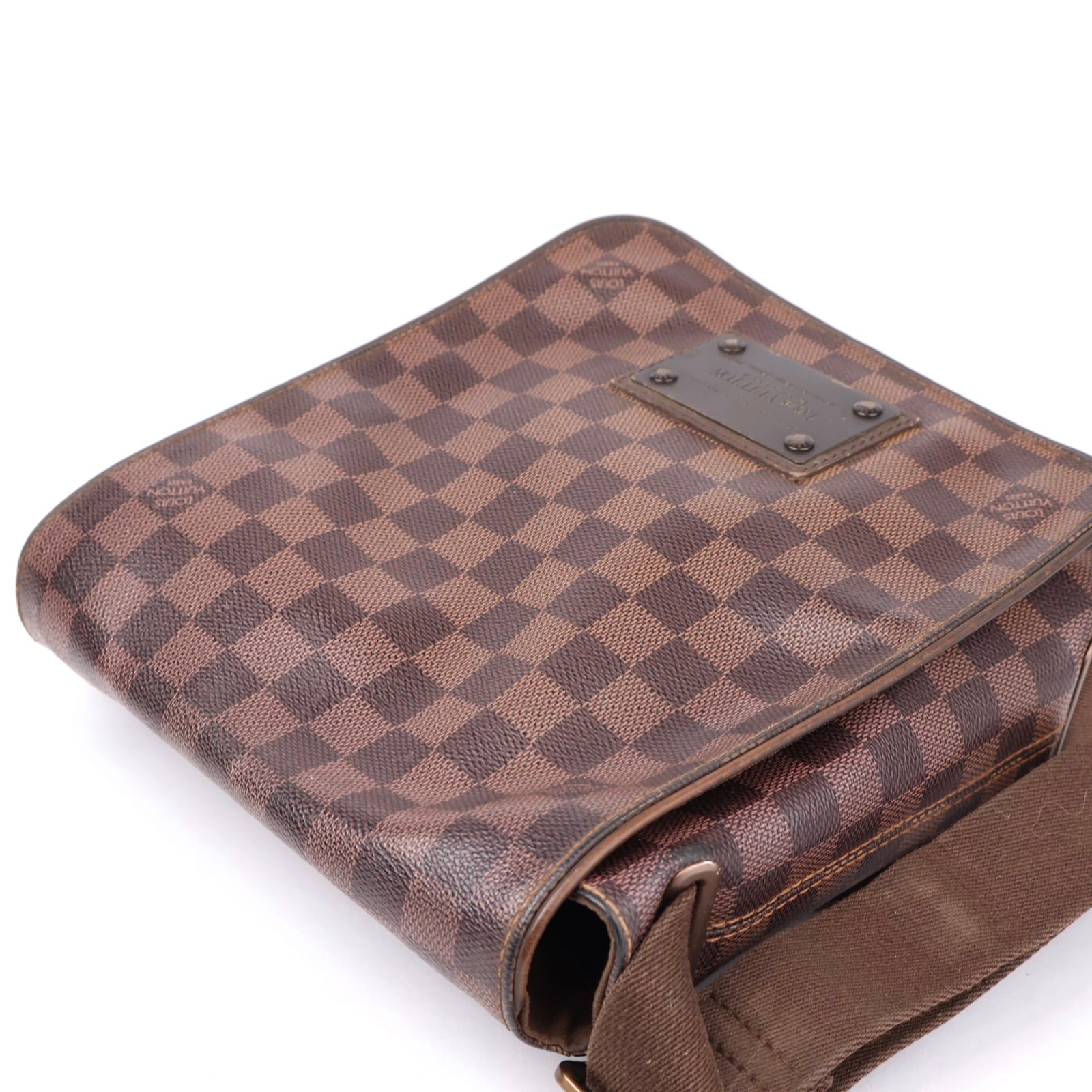 J1254 Louis Vuitton Damier Canvas Brooklyn Messenger Bag- Pre Owned