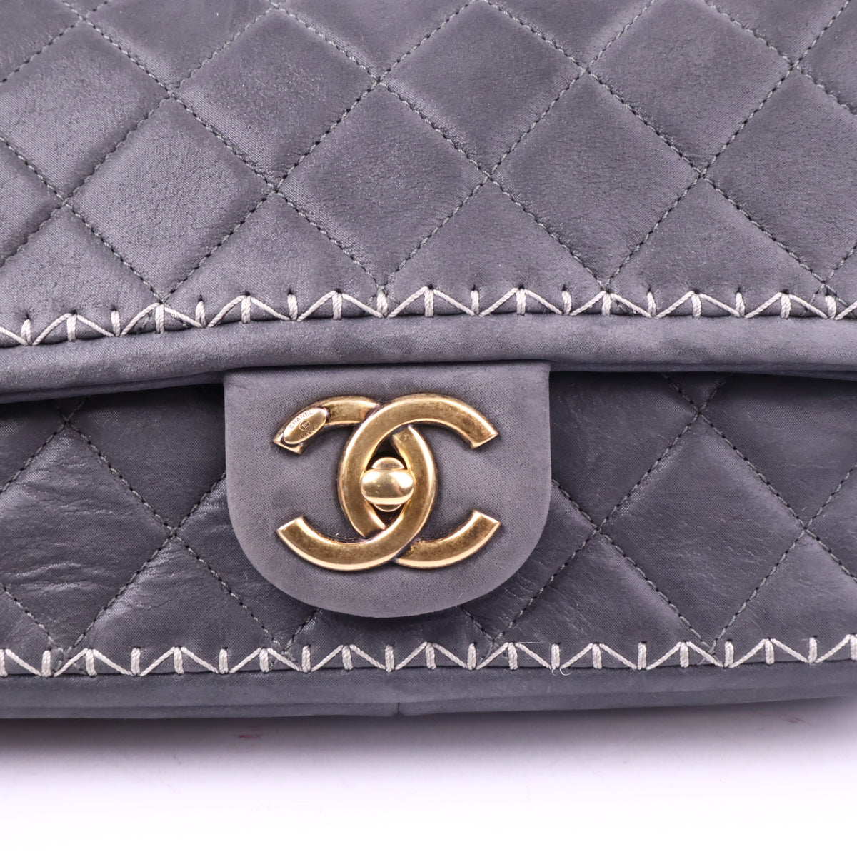 J2784 Chanel Shoulder Bag Happy Stitch | Pre-Owned Like New Nubuck leather