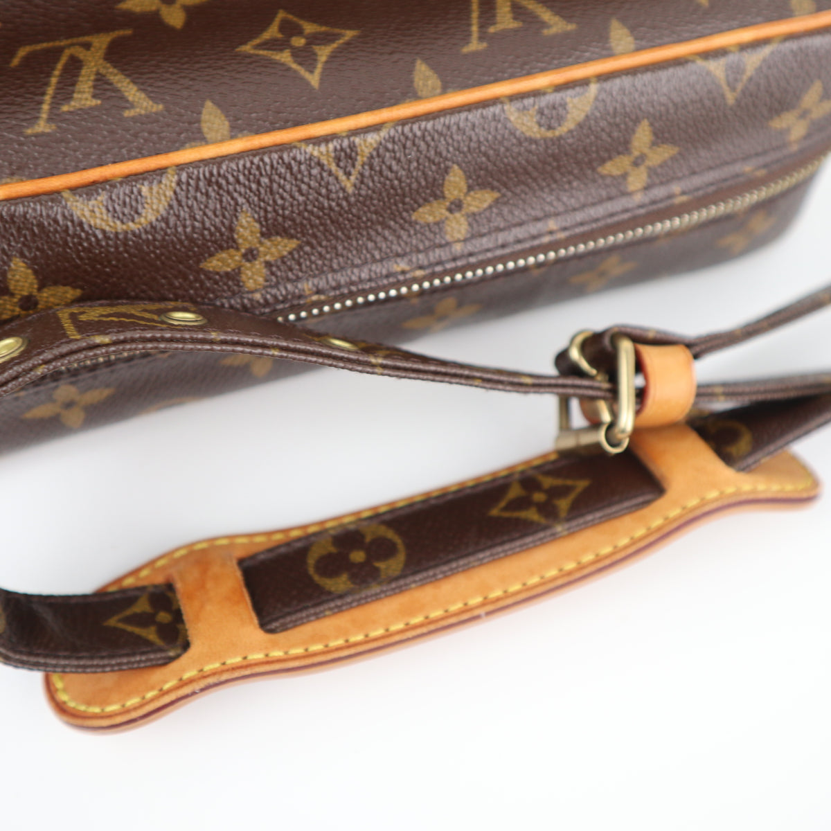 Louis Vuitton Monogram Canvas Nile Shoulder Bag C1758 | Pre-Owned Very Good Brown Monogram Canvas
