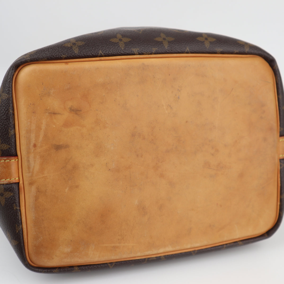C2600 Louis Vuitton Bucket Bag Monogram Petit Noé bucket bag | Pre-Owned Very Good Brown Monogram Canvas