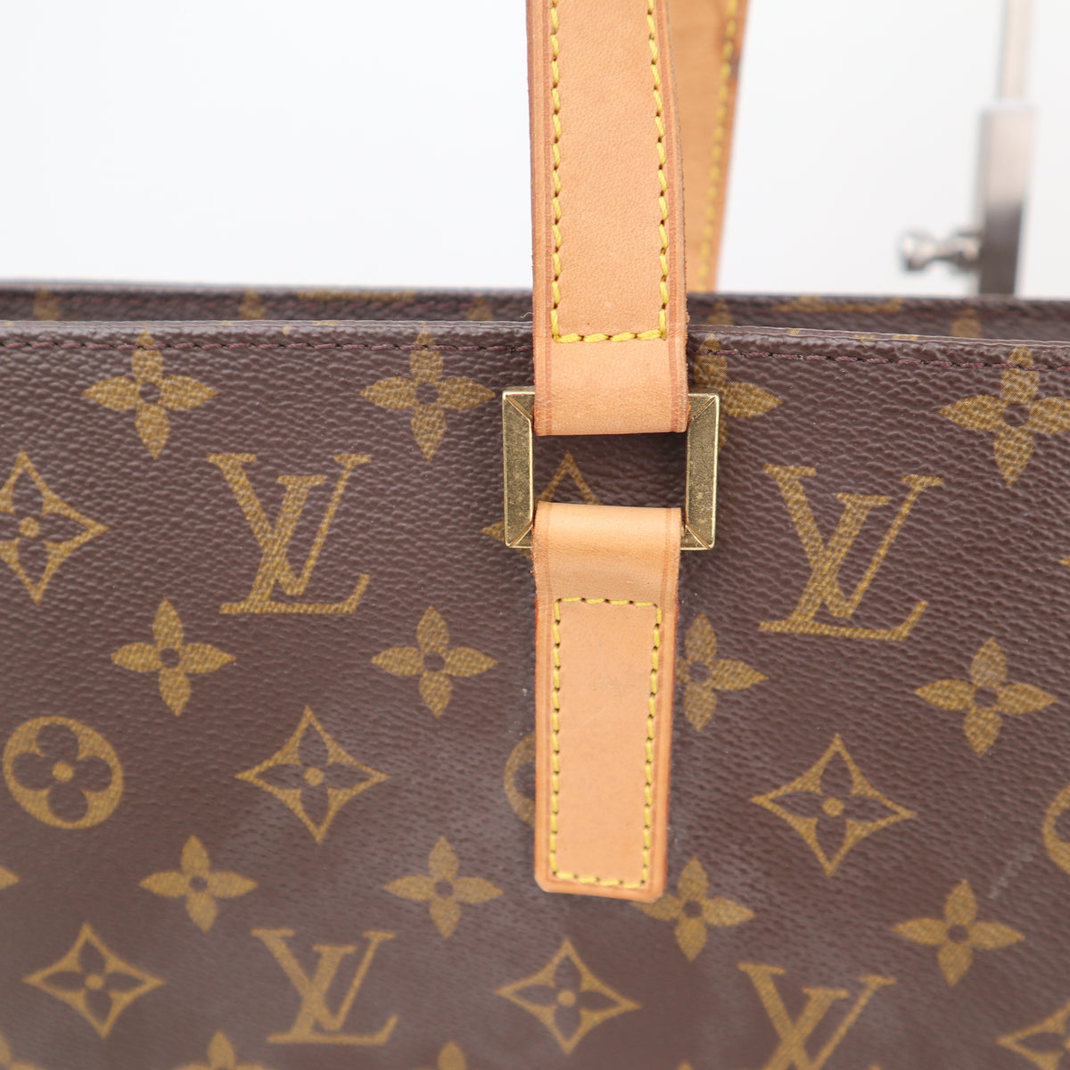 C2603 Louis Vuitton Shoulder Bag Monogram Luco | Pre-Owned Very Good Brown Monogram Canvas