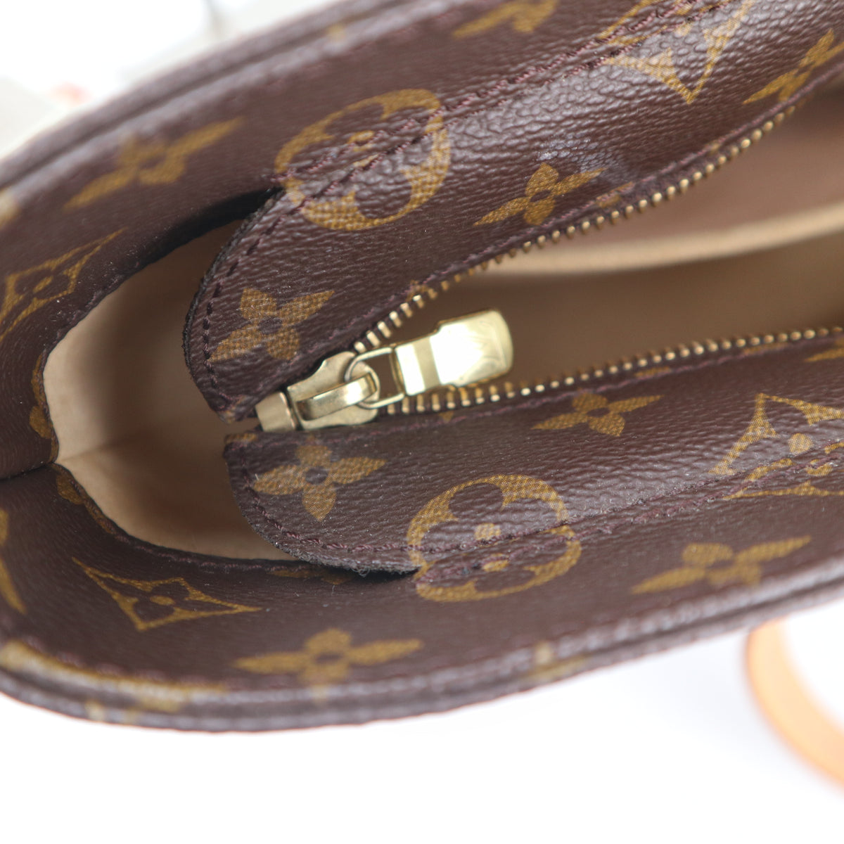 C2603 Louis Vuitton Shoulder Bag Monogram Luco | Pre-Owned Very Good Brown Monogram Canvas