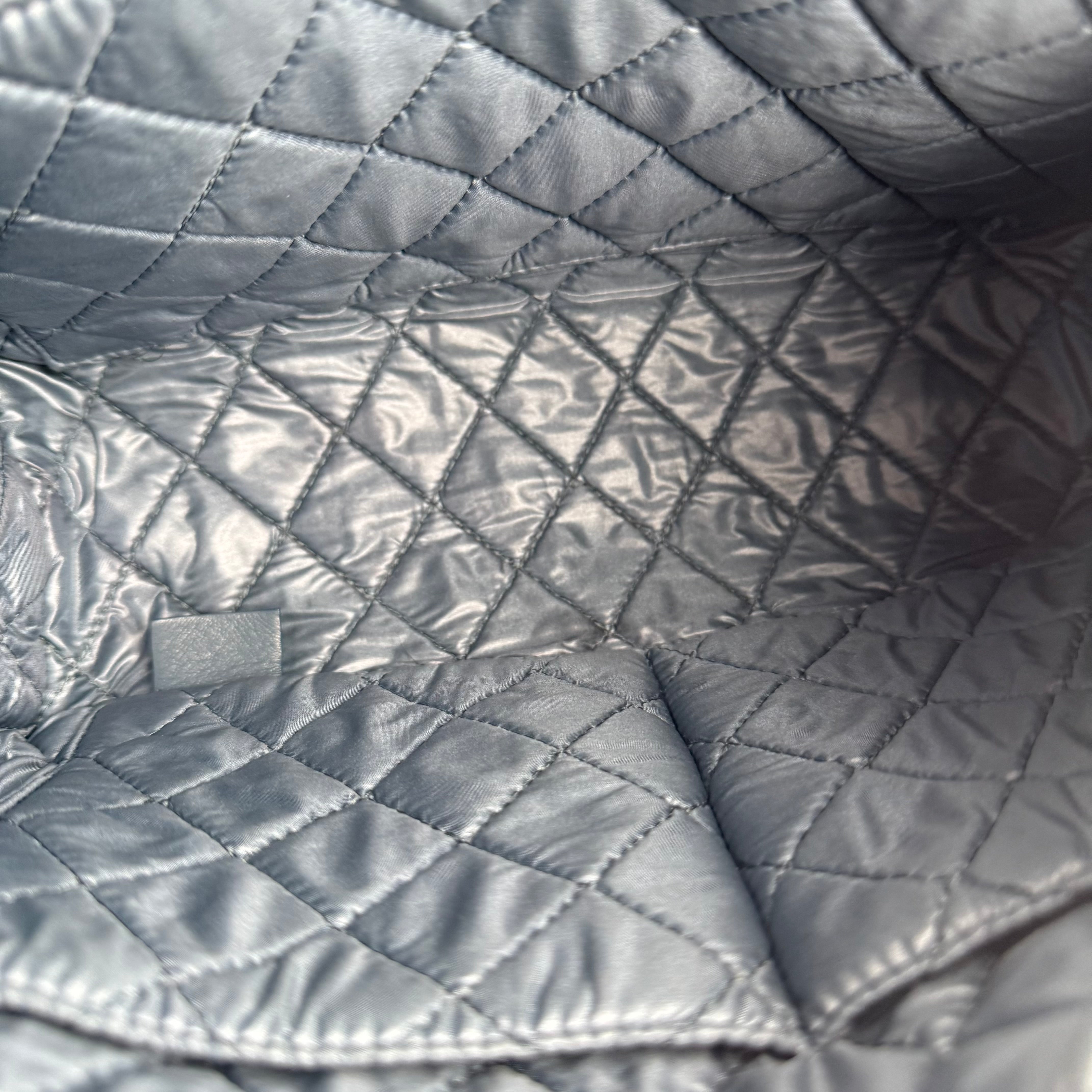 J1013 Chanel Quilted Hobo Handbag Teal Lambskin- Pre Owned