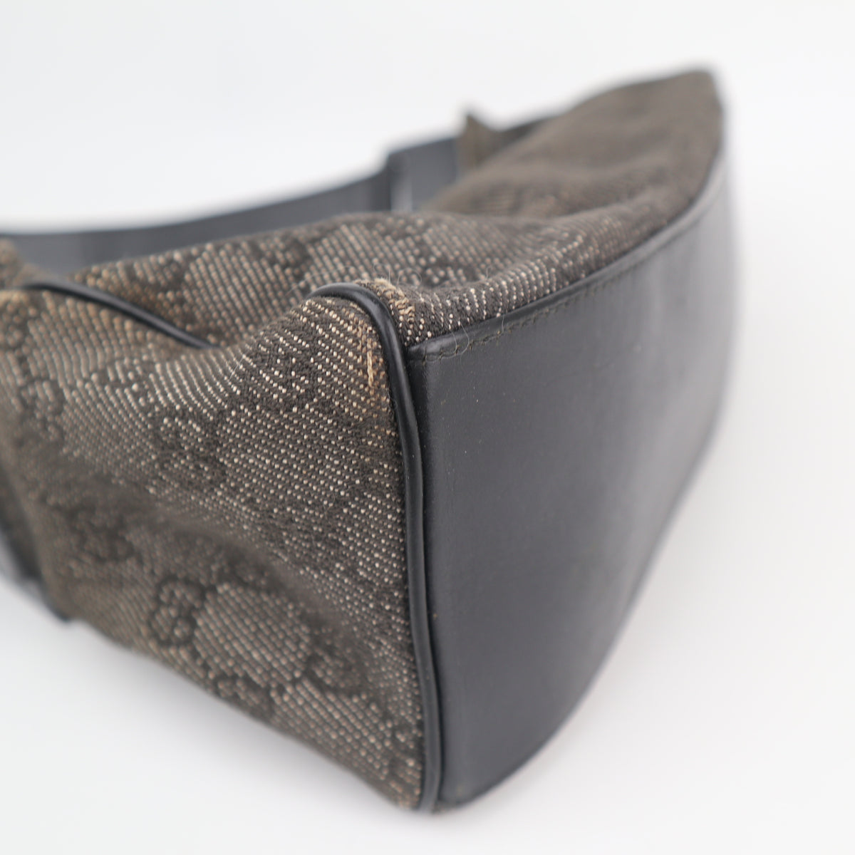 C2615 Gucci Shoulder Bag vintage black and grey GG monogram canvas small shoulder bag | Pre-Owned Very Good Black / Grey Monogram, GG Monogram Canvas