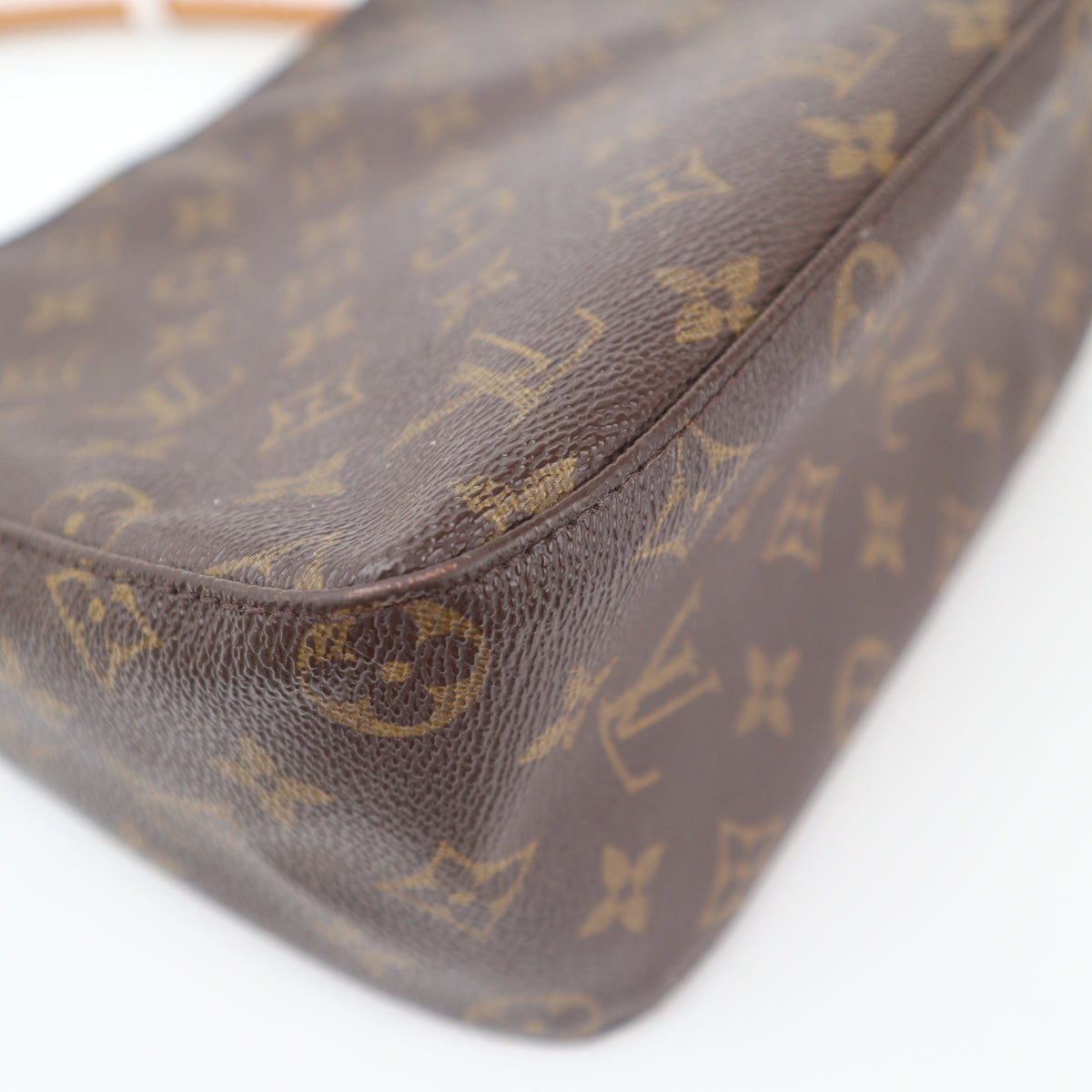 C2617R Louis Vuitton Shoulder Bag Monogram Looping MM | Pre-Owned Very Good Brown Monogram Canvas