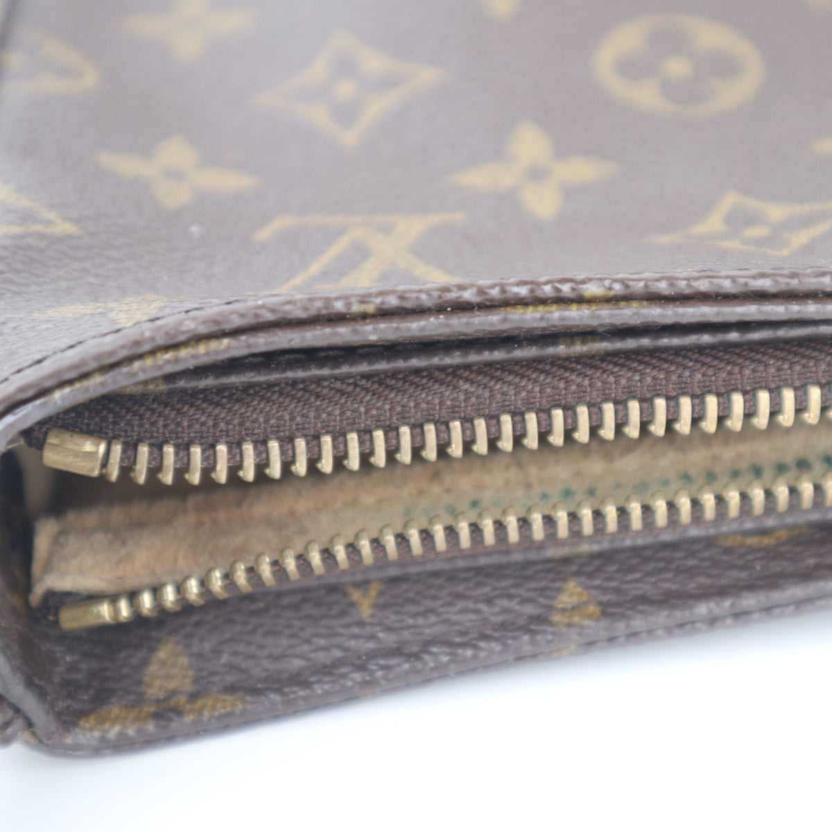 C2617R Louis Vuitton Shoulder Bag Monogram Looping MM | Pre-Owned Very Good Brown Monogram Canvas
