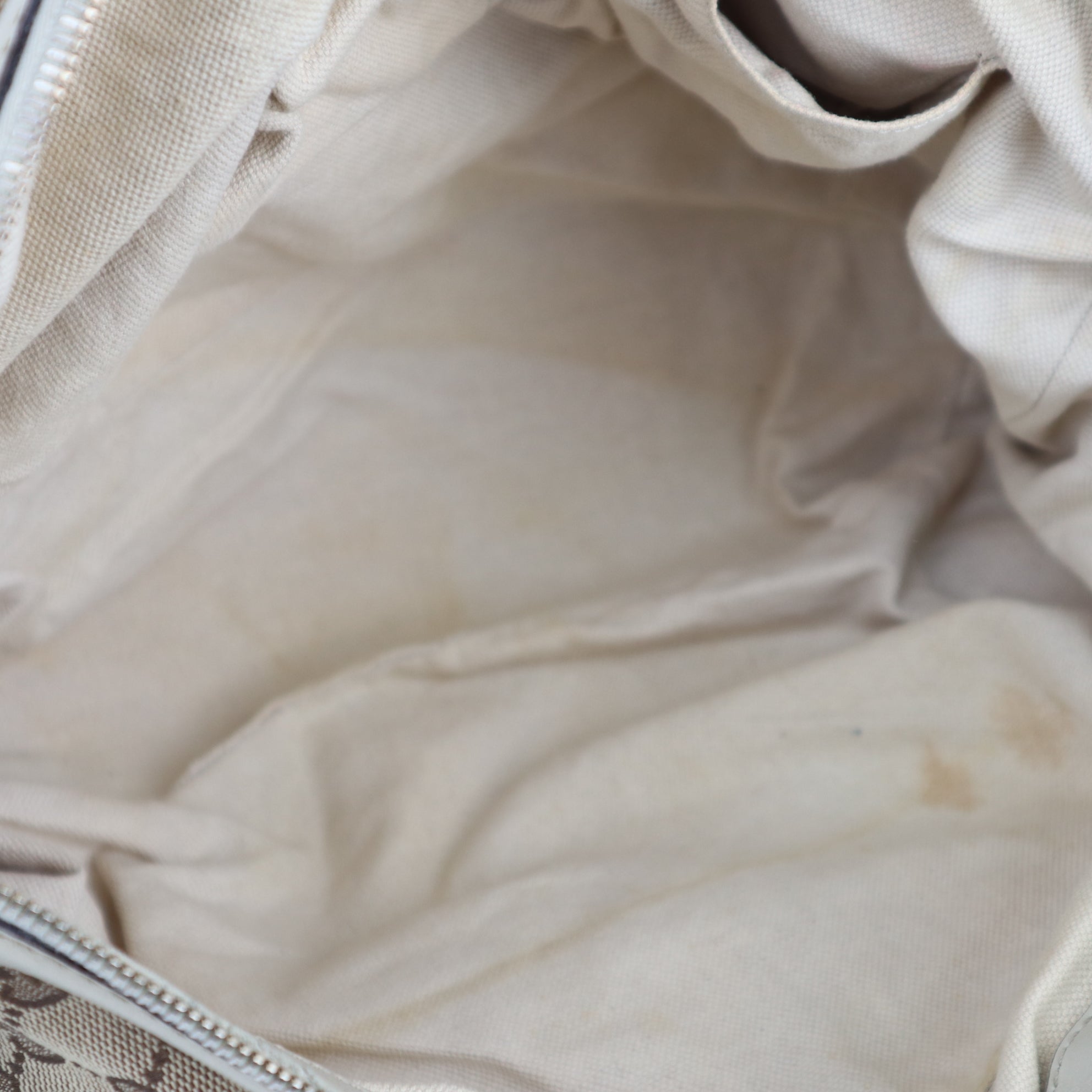 Gucci Beige/White GG Canvas Sukey Top Handle Bag Shoulder Bag C1787 | Pre-Owned Very Good Beige / White GG Canvas