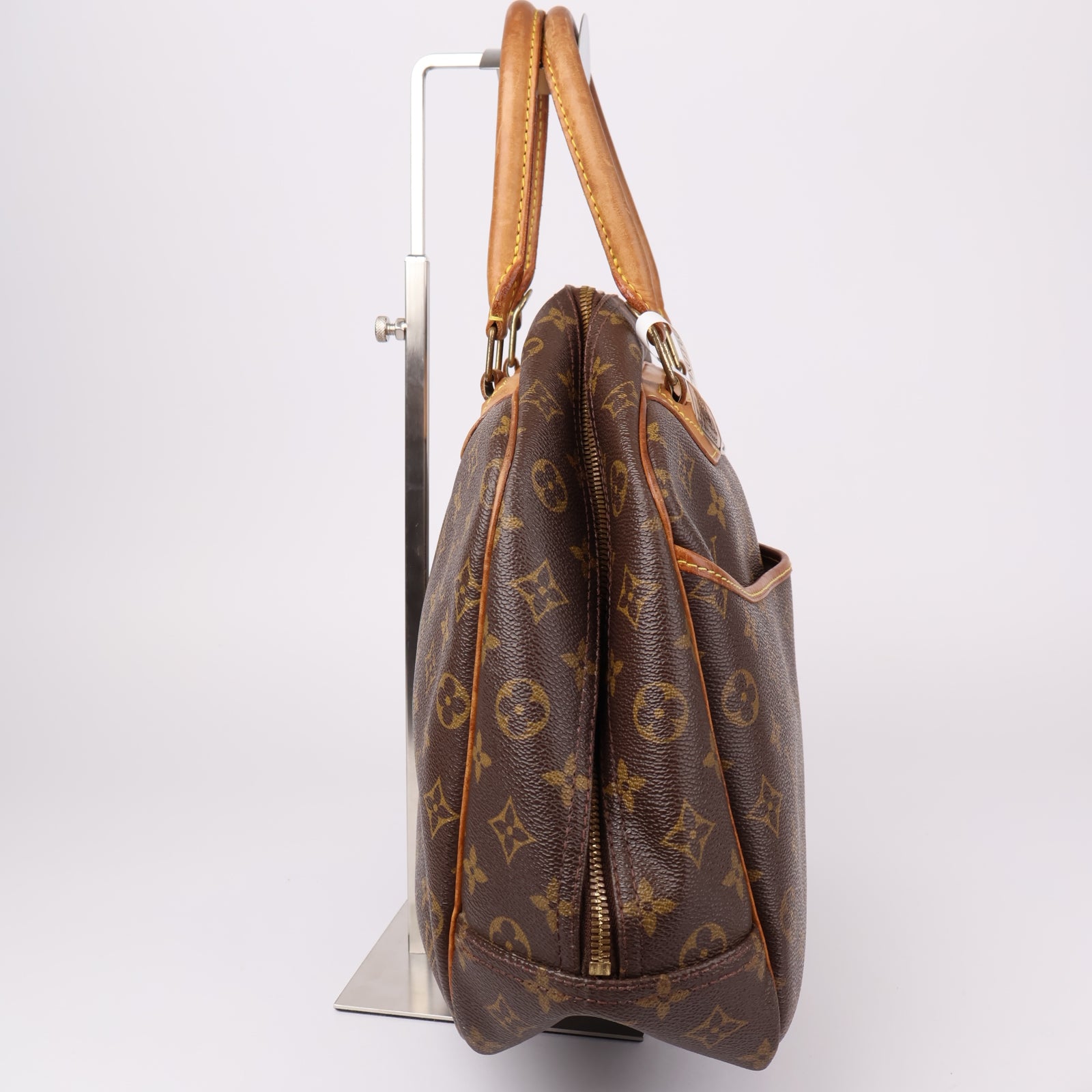 J1211-Louis Vuitton Deauville cloth handbag- Pre Owned
