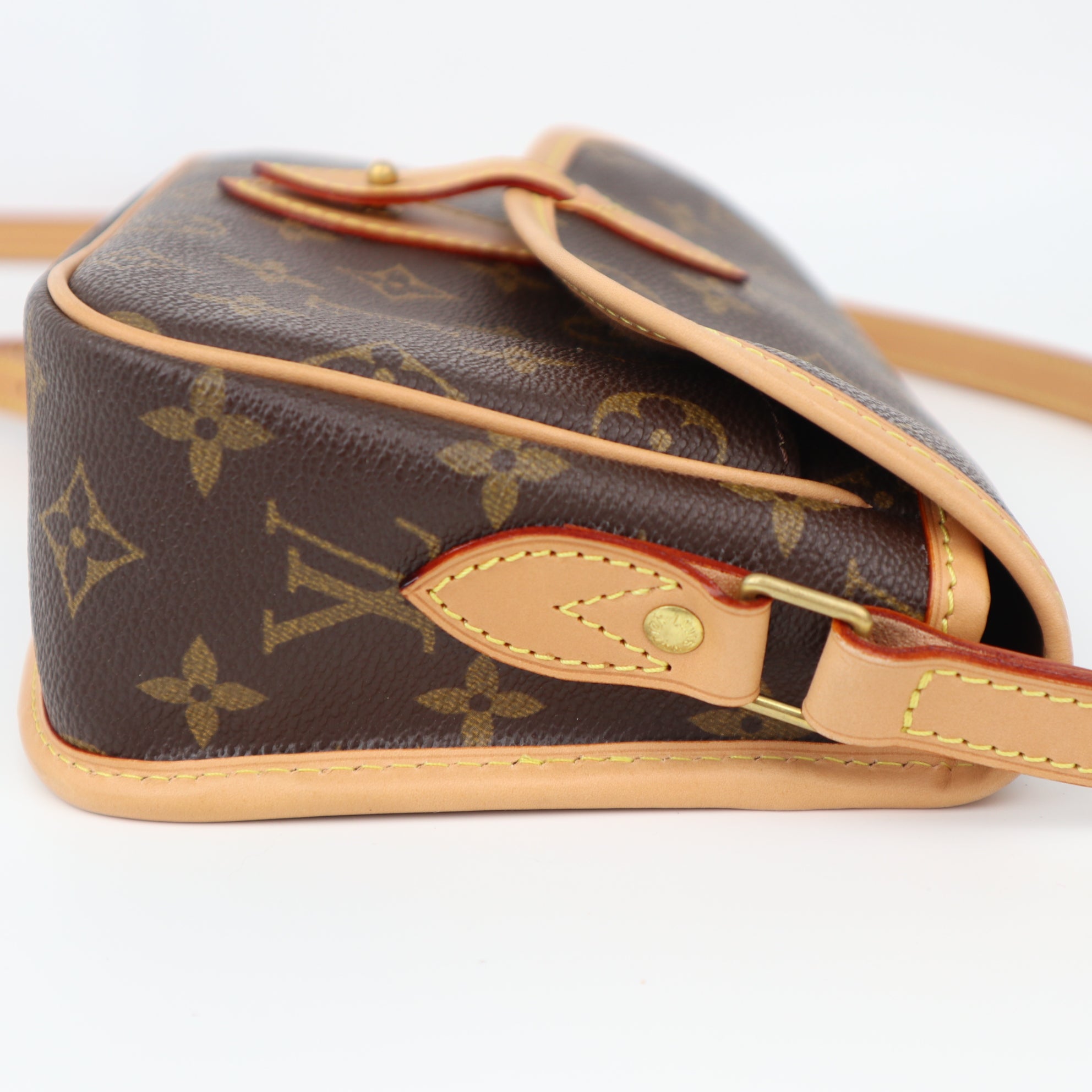 C1189R Louis Vuitton Sac Gibeciere Monogram Canvas-Pre Owned