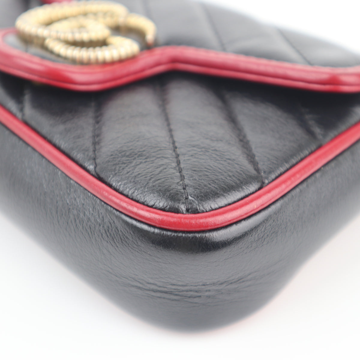 C2636 Gucci Crossbody Bag Black/Red Quilted Leather Marmont Super Mini Torchon Crossbody Bag | Pre-Owned Very Good Black / Red Quilted Leather