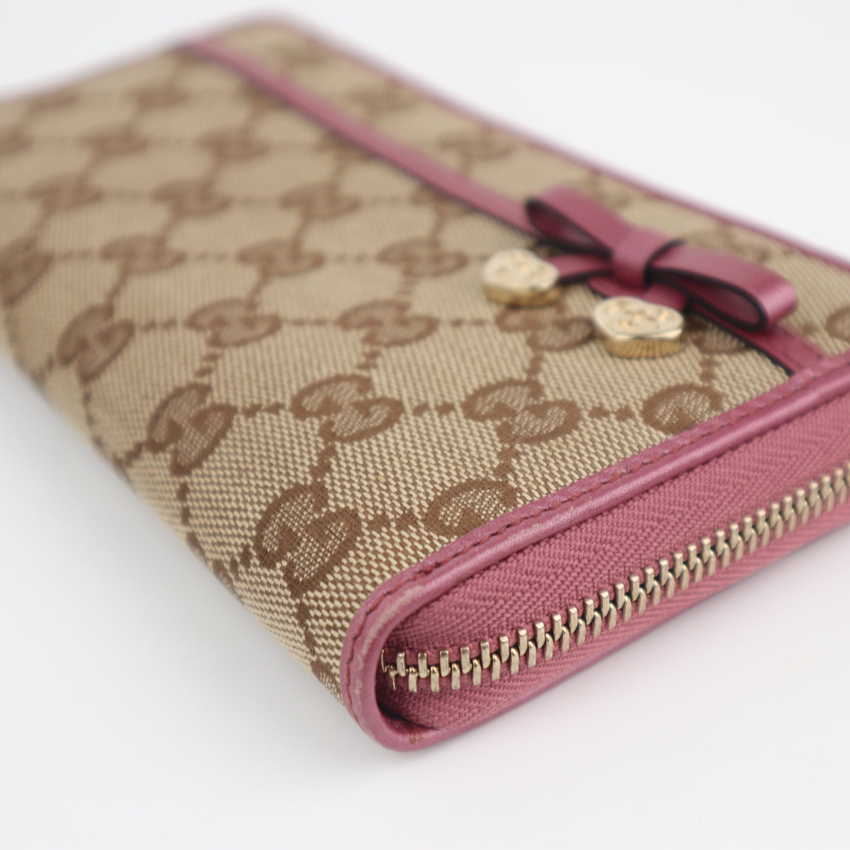 C2644 Gucci Wallet GG Canvas Wallet With Purple Leather Trim & Gold Heart Pink | Pre-Owned Excellent Pink GG monogram Canvas, Leather