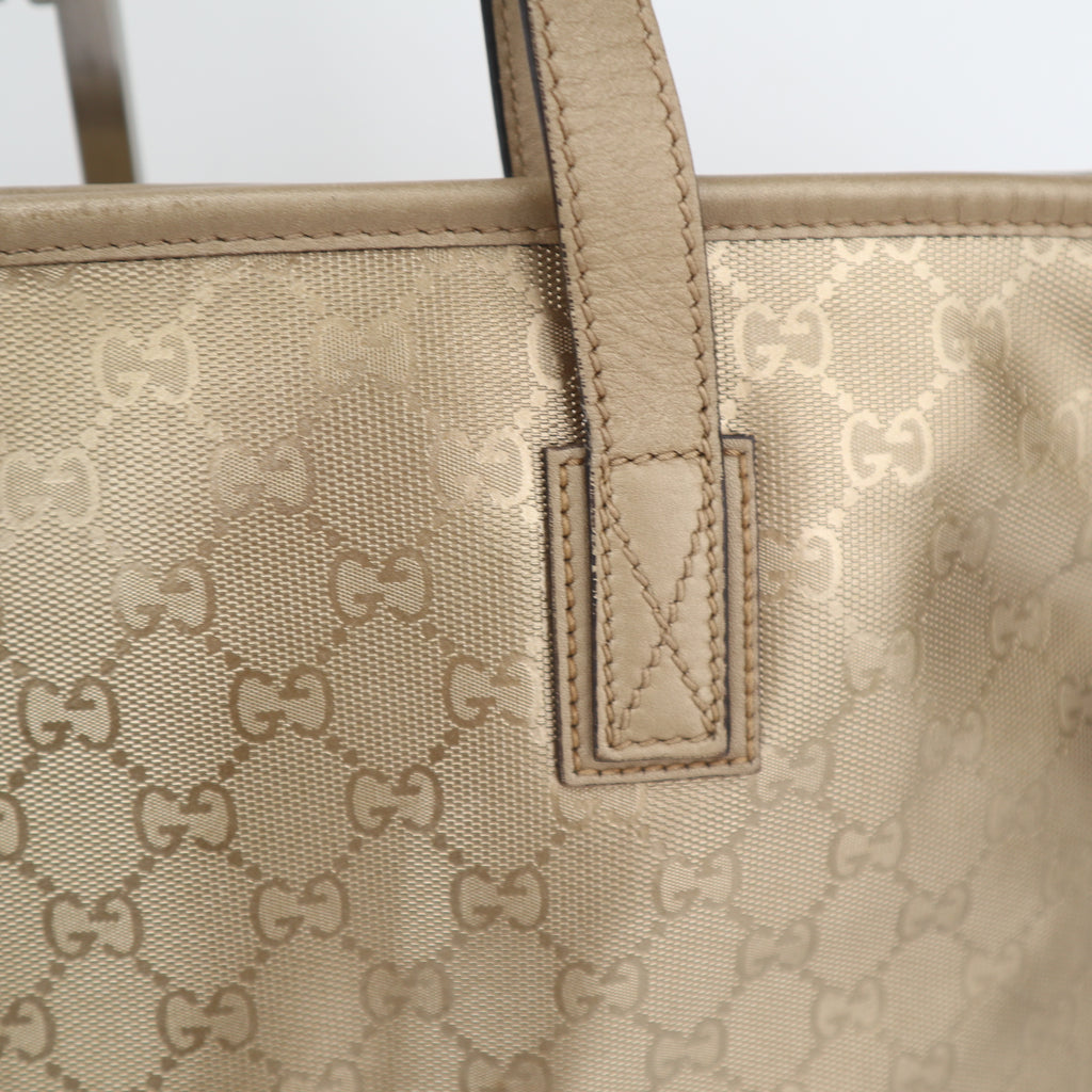 C2661 Gucci Tote Bag GG Imprimé Medium | Pre-Owned Very Good Gold Polyvinyl chloride (PVC) GG Imprimé