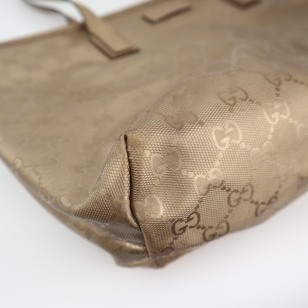 C2661 Gucci Tote Bag GG Imprimé Medium | Pre-Owned Very Good Gold Polyvinyl chloride (PVC) GG Imprimé