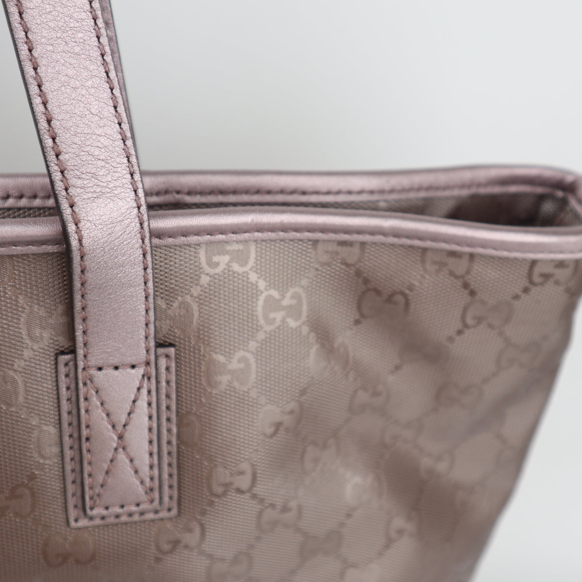 C2664 Gucci Tote Bag GG Imprimé Medium | Pre-Owned Excellent Light Purple Polyvinyl chloride (PVC) GG Imprimé