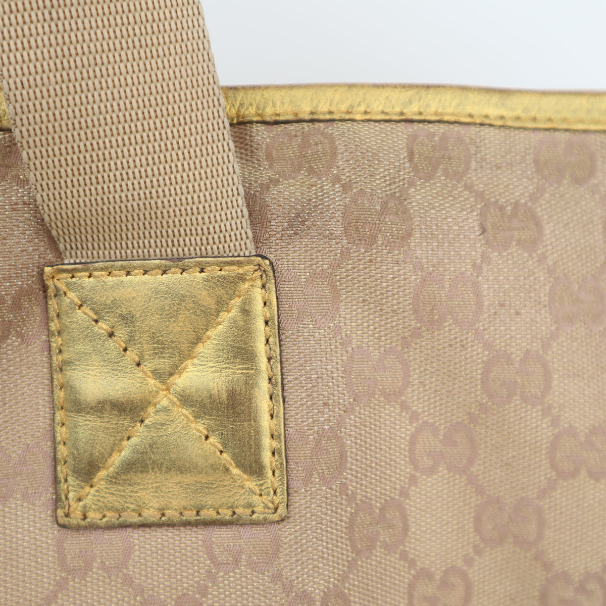 C2670 Gucci Tote Bag GG Canvas | Pre-Owned Very Good Beige / Tan / Gold Canvas GG