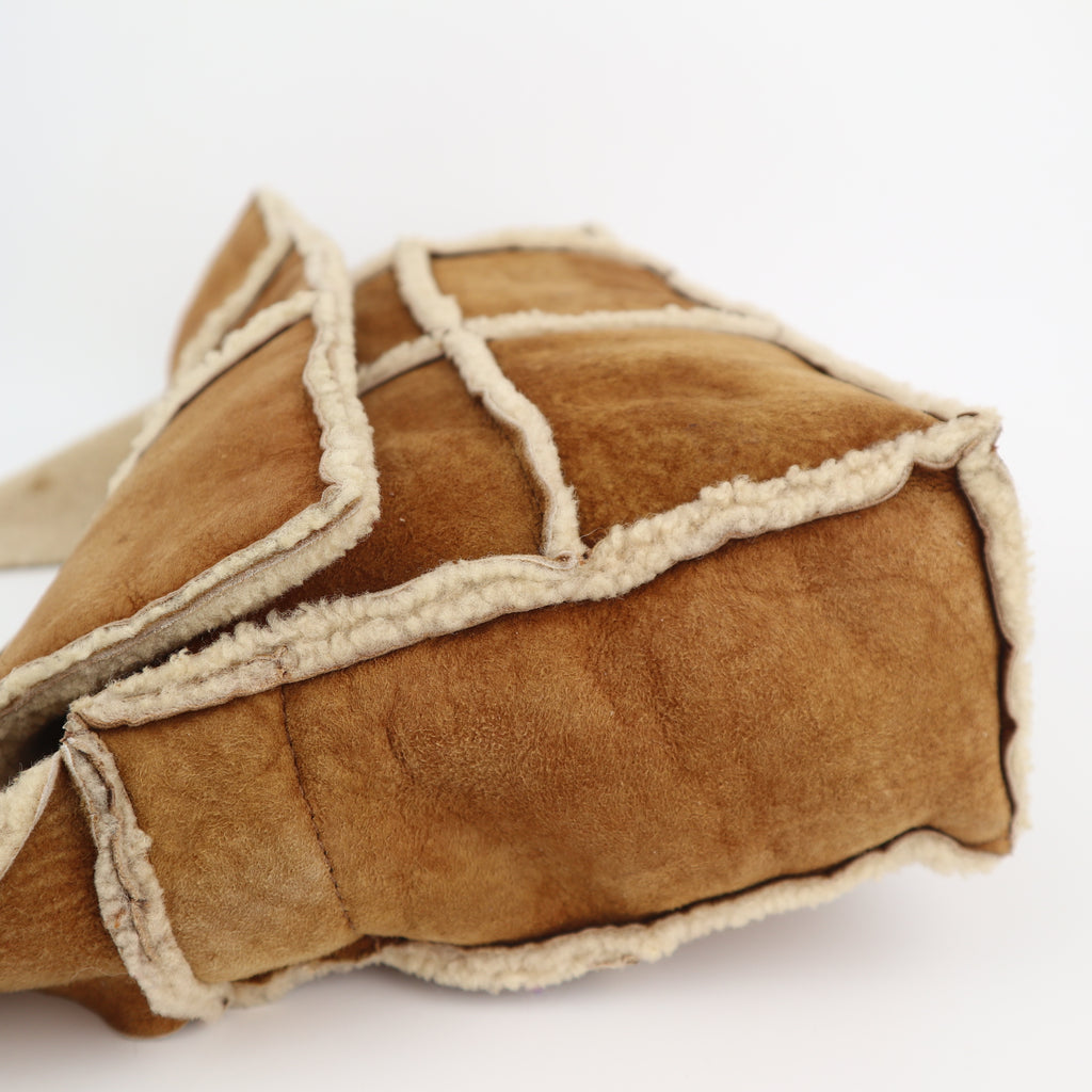 C2672 Chanel Shoulder Bag Suede & Shearling Vintage Shoulder Bag | Pre-Owned Very Good Suede, Shearling