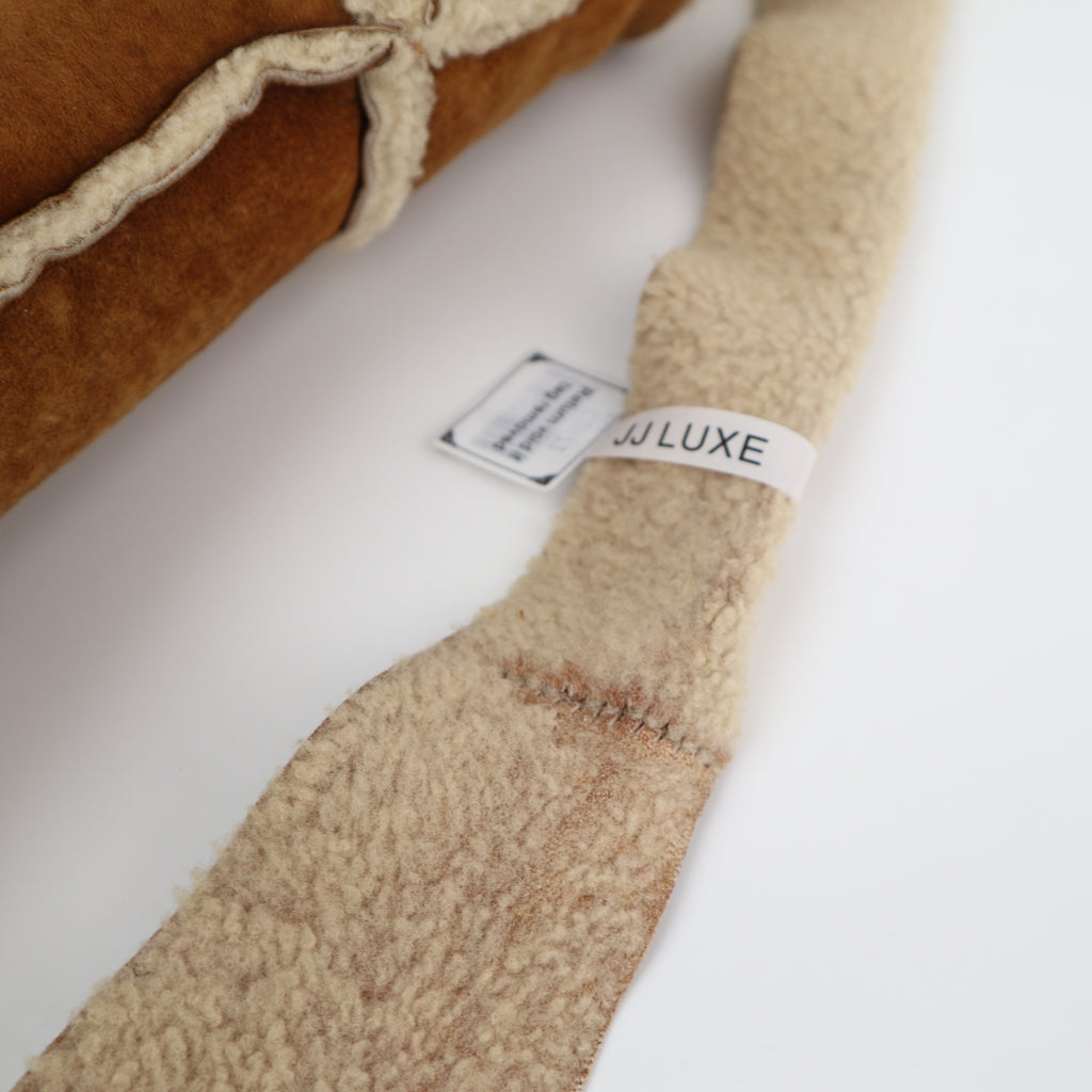 C2672 Chanel Shoulder Bag Suede & Shearling Vintage Shoulder Bag | Pre-Owned Very Good Suede, Shearling