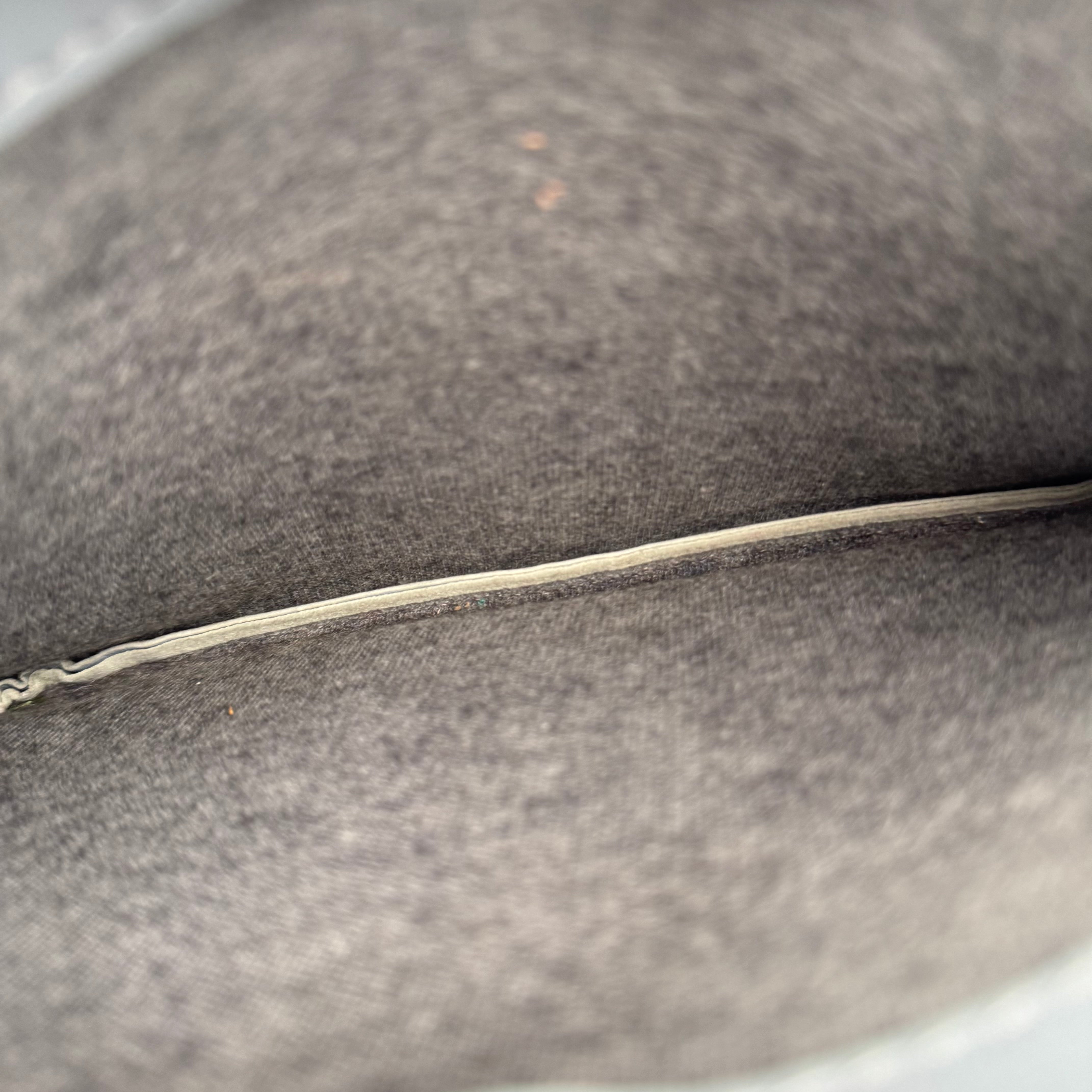 J3609 Céline Trio Small Grey Bag- Pre Owned