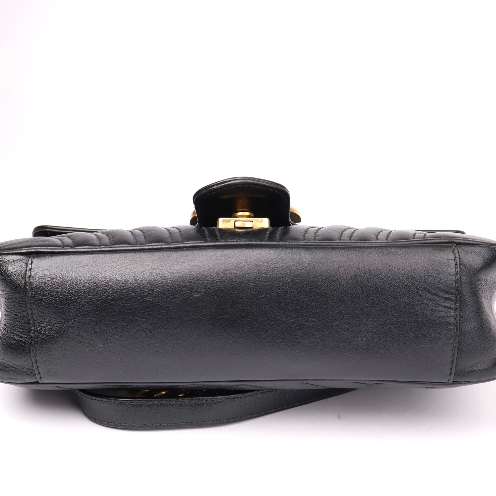J1209 Gucci Marmont medium shoulder bag in black leather- Pre Owned