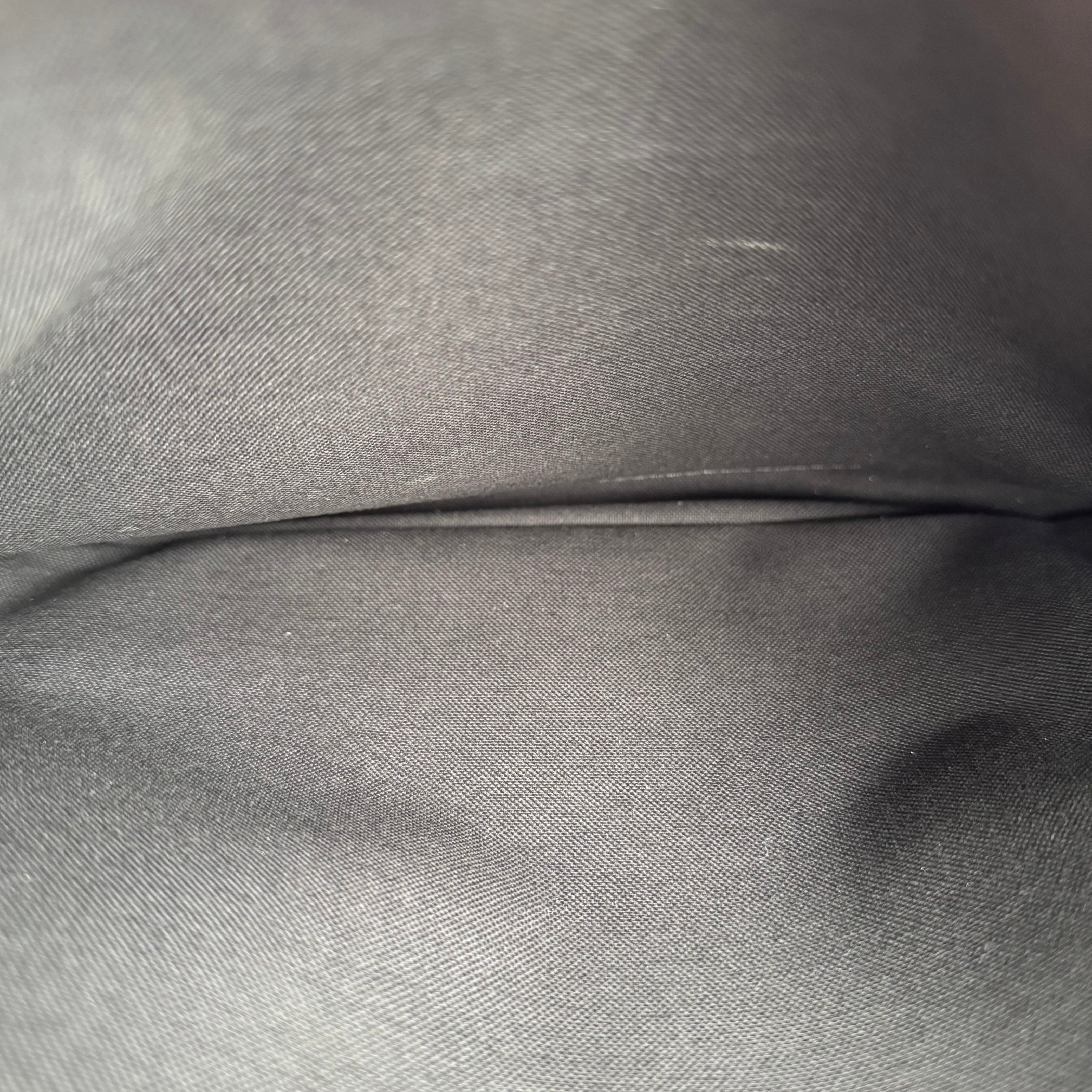 J3632 Louis Vuitton District PM Messenger Bag- Pre Owned