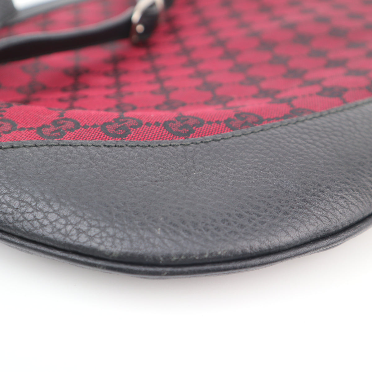 C2690 Gucci Crossbody Bag GG Canvas Crossbody Bag | Pre-Owned Excellent GG Canvas