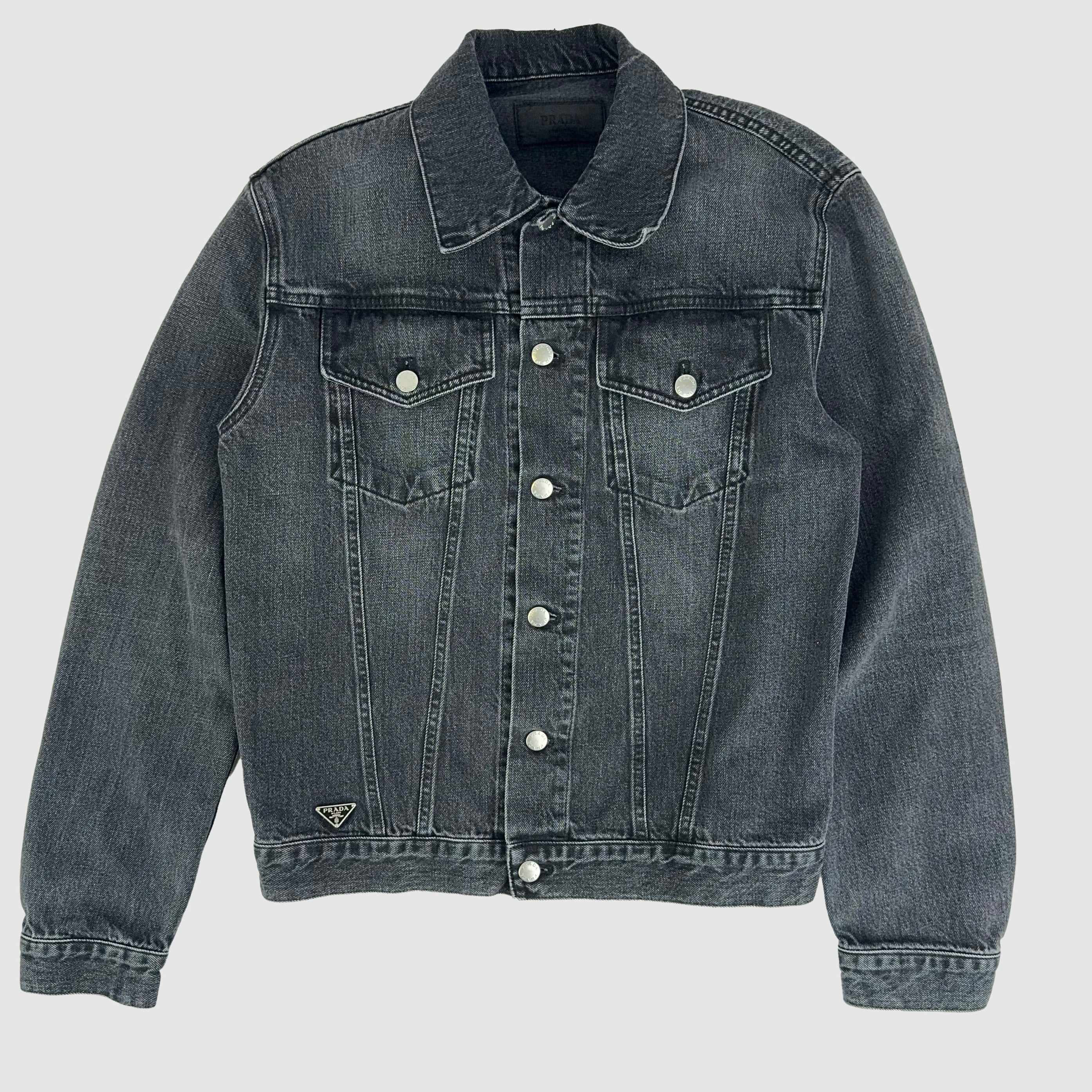 PRE OWNED - PRADA
Logo-Plaque Denim Jacket