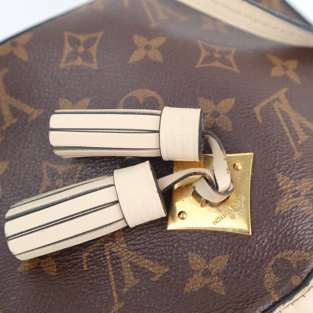 C2693 Louis Vuitton Crossbody Bag Saintonge Monogram and Leather Cream | Pre-Owned Very Good Cream Monogram Canvas, Leather