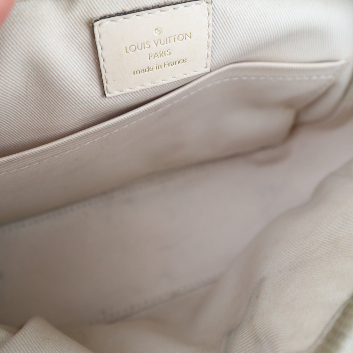 C2693 Louis Vuitton Crossbody Bag Saintonge Monogram and Leather Cream | Pre-Owned Very Good Cream Monogram Canvas, Leather