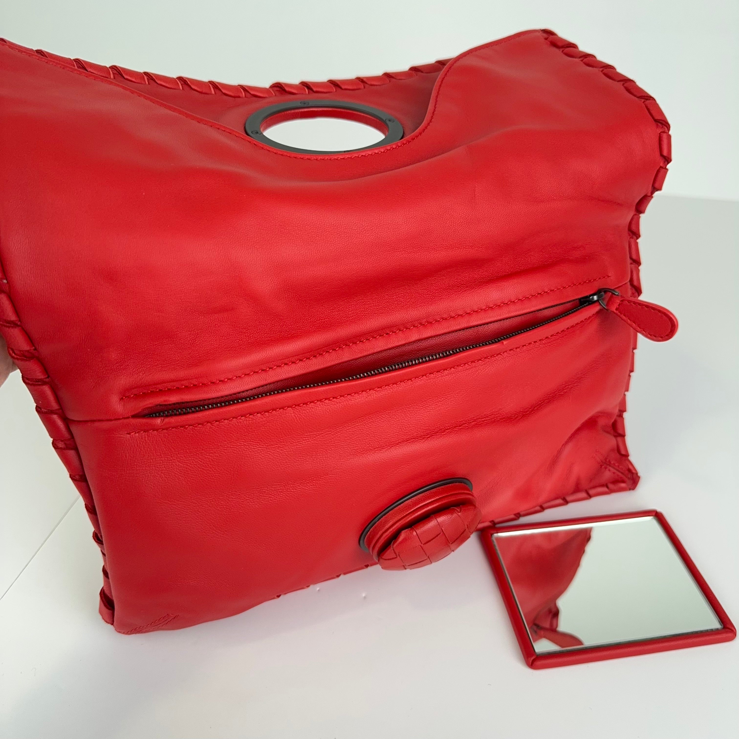 PRE OWNED - BOTTEGA VENETA Red Intrecciato Woven Leather Turnlock Clutch Bag