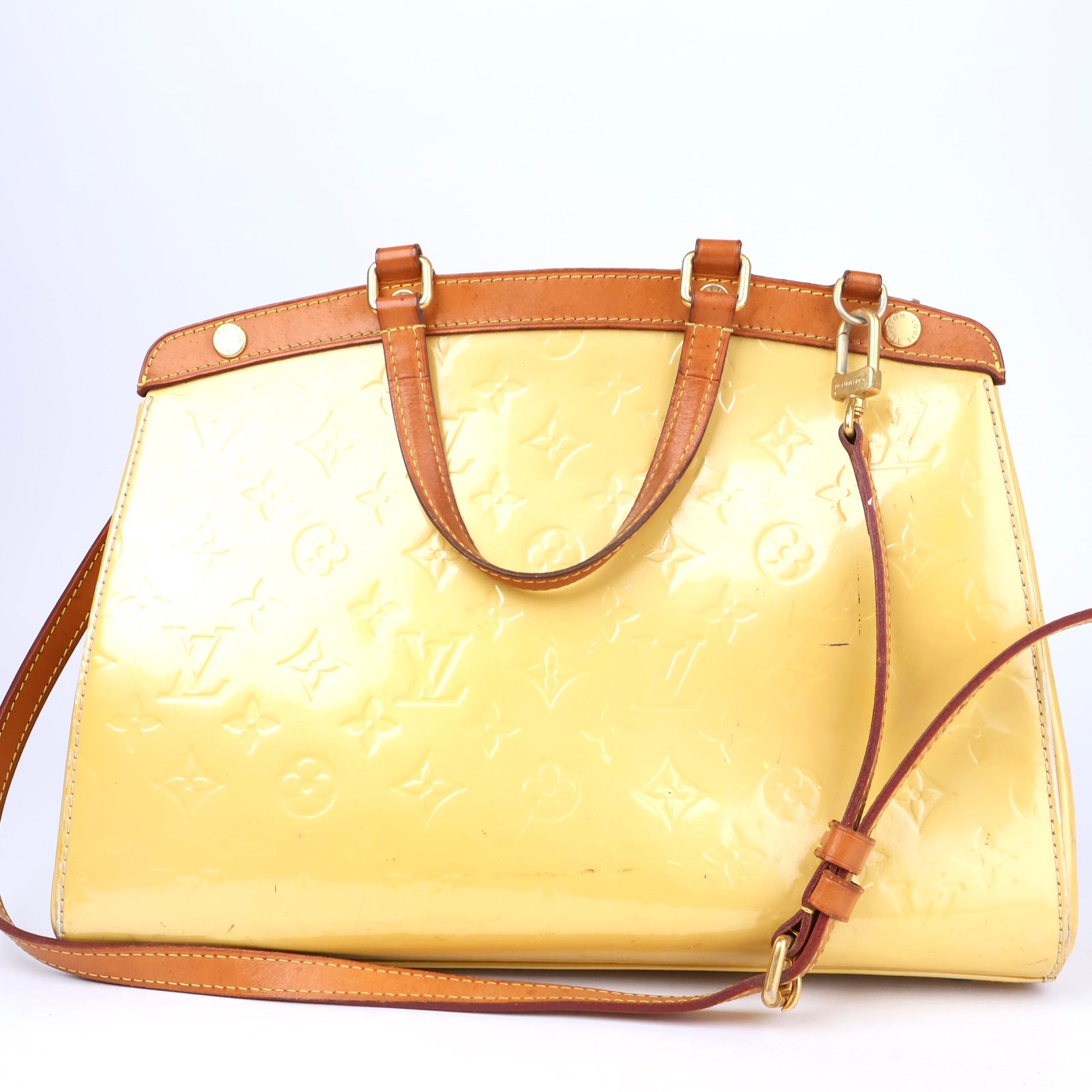 J1097 Louis Vuitton Blanc Corail Monogram Vernis Brea MM Bag- Pre Owned