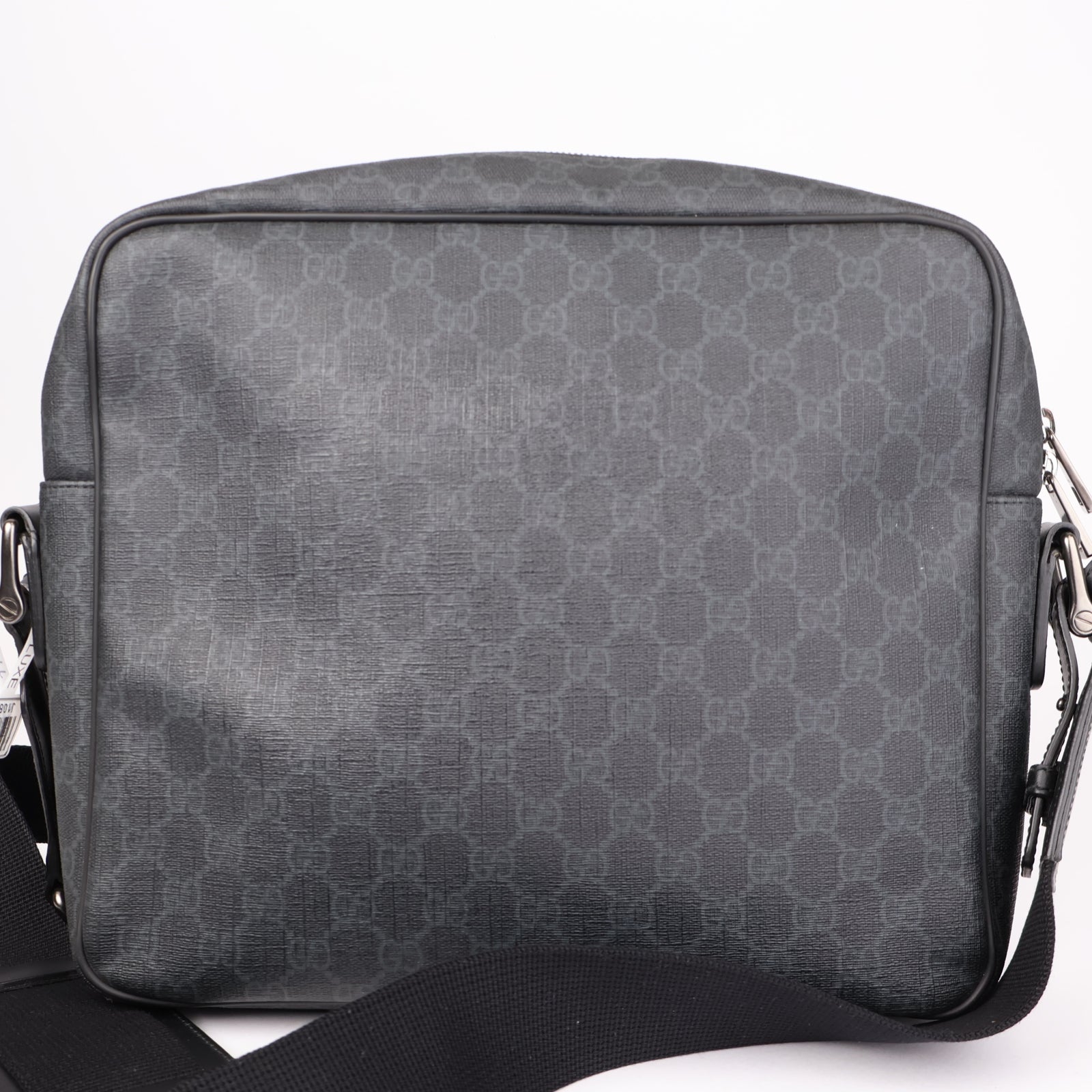 J1084 Gucci Black GG Supreme Coated Canvas Messenger Bag- Pre Owned