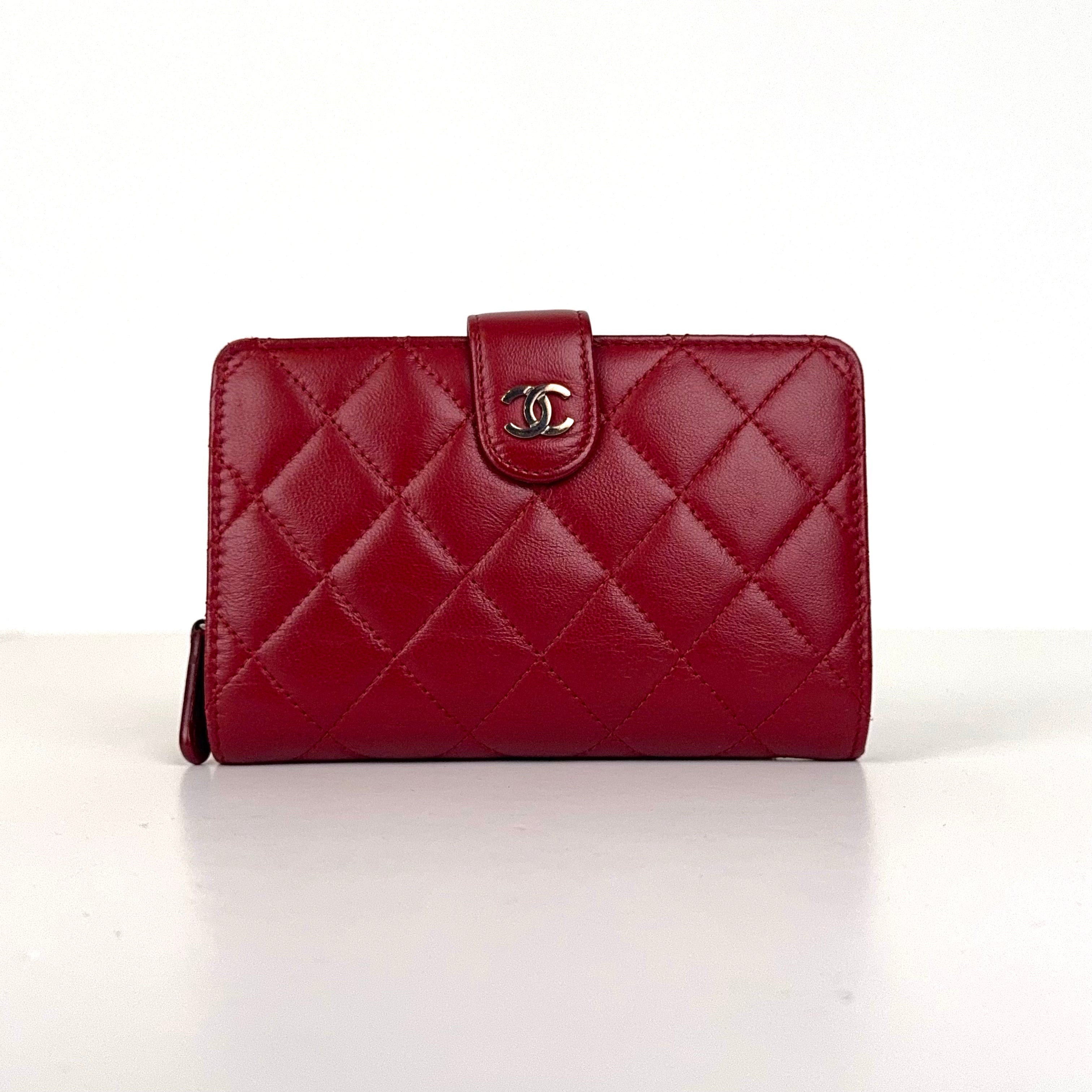 PRE OWNED-CHANEL Red Quilted Lambskin Leather L-Zip Compact French Purse Wallet