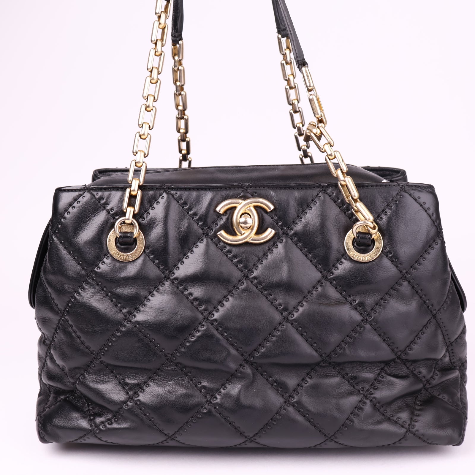 J1014 Chanel Black CC Quilted Leather Shoulder Bag- Pre Owned