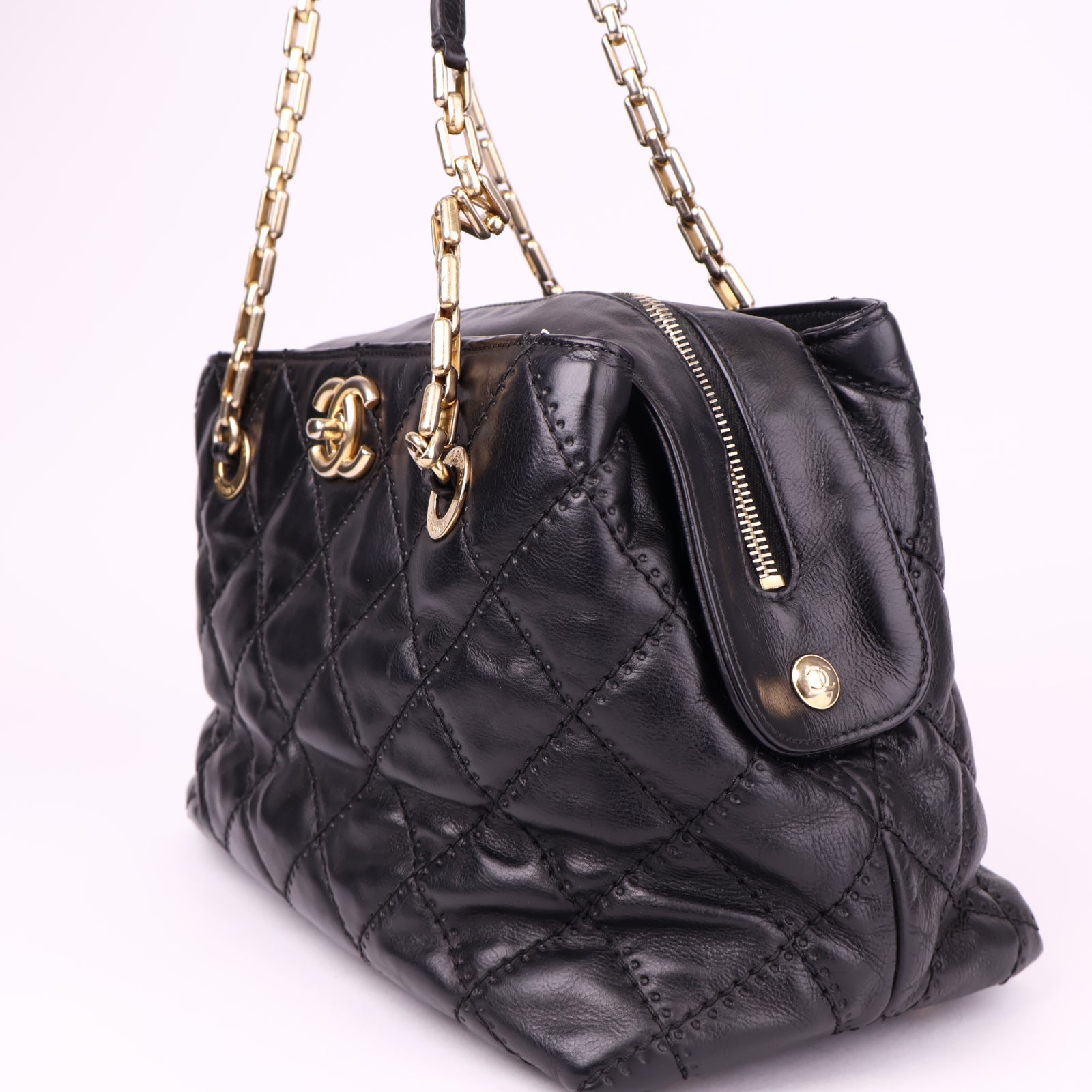 J1014 Chanel Black CC Quilted Leather Shoulder Bag- Pre Owned