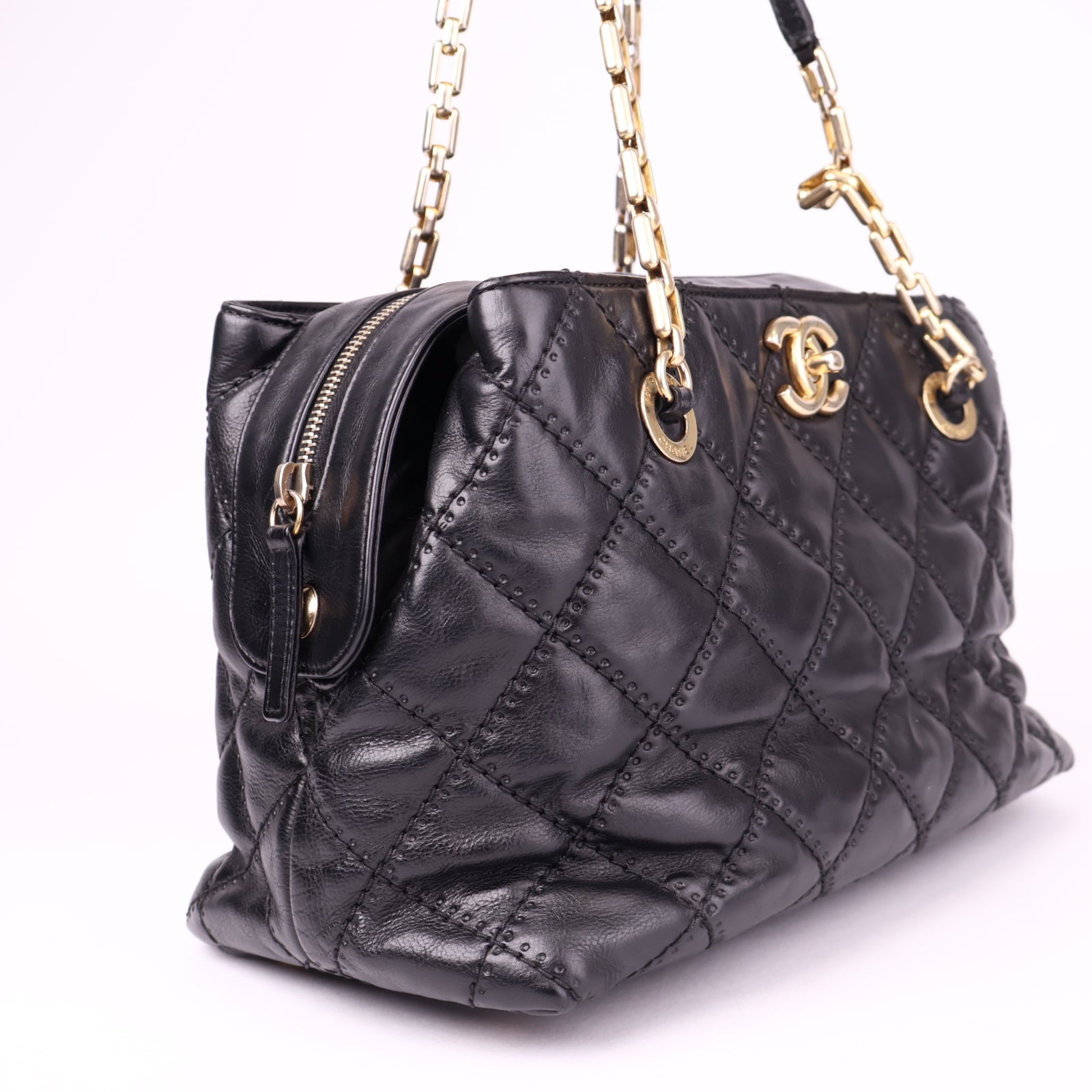 J1014 Chanel Black CC Quilted Leather Shoulder Bag- Pre Owned