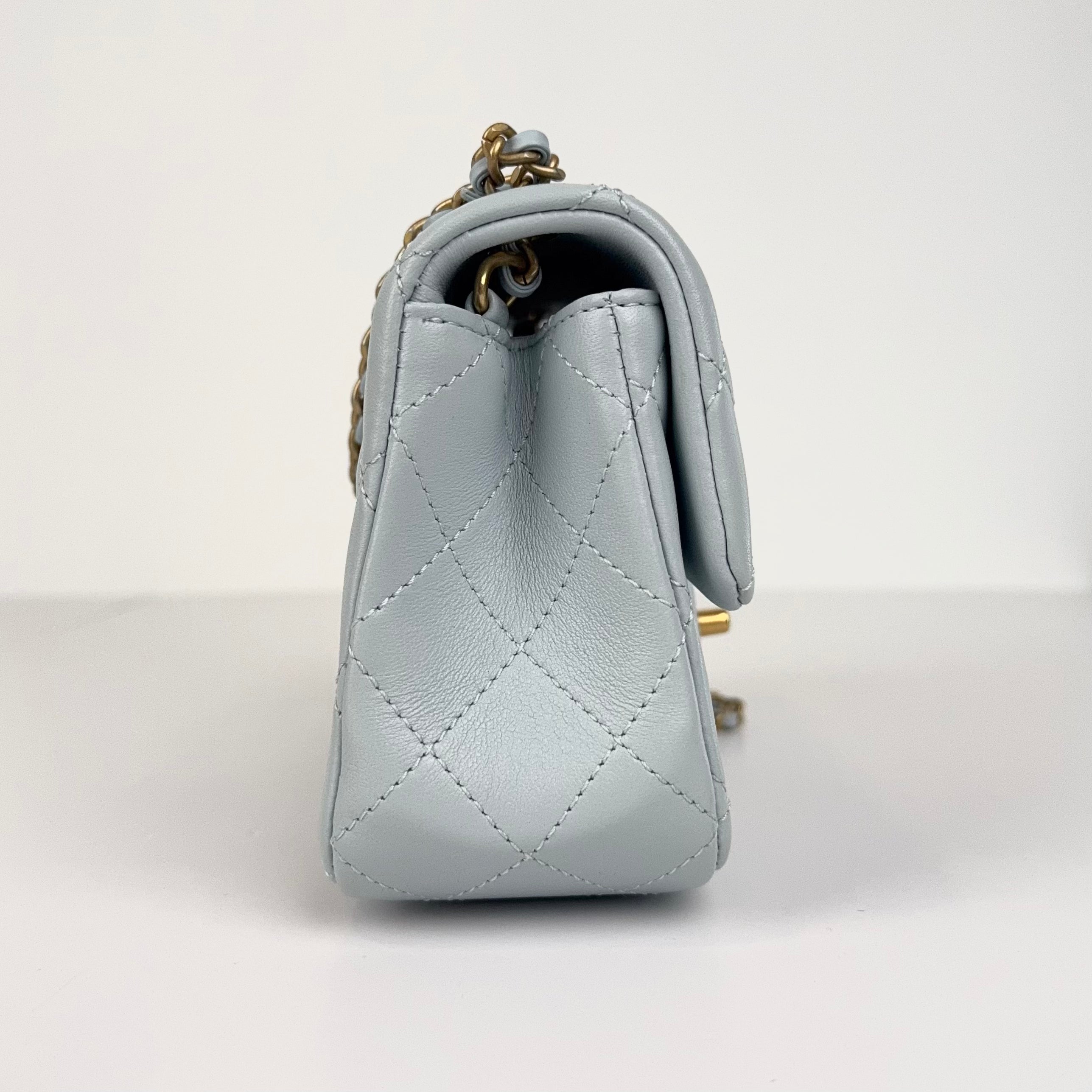 PRE OWNED-Chanel Sweet Camellia Adjustable Chain Flap Bag Quilted Lambskin Mini