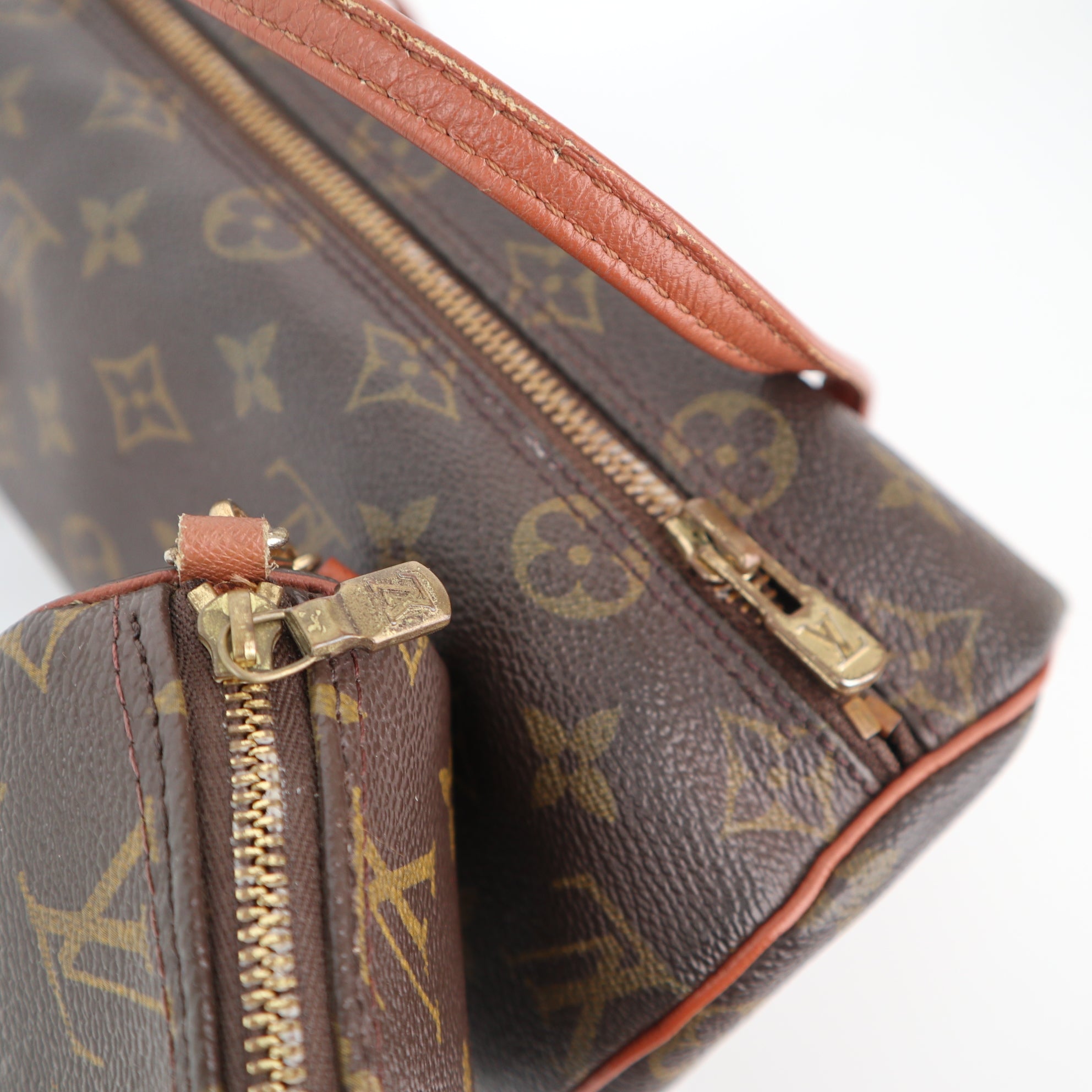 Louis Vuitton Monogram Canvas Papillon 26 Shoulder Bag C1808R | Pre-Owned Very Good Brown Monogram Canvas