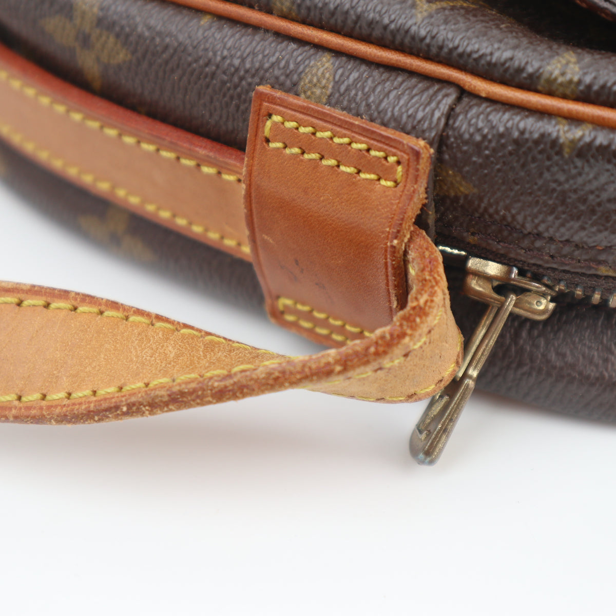 C2765 Louis Vuitton Crossbody Bag Monogram Jeune Fille MM | Pre-Owned Very Good Brown Monogram Canvas