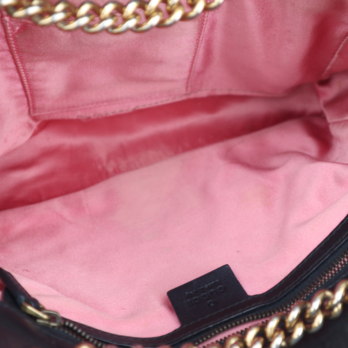 C2768 Gucci Tote Bag GG Marmont Wavy Chevron Stripe Tote Bag | Pre-Owned Very Good GG Logo, Chevron Canvas