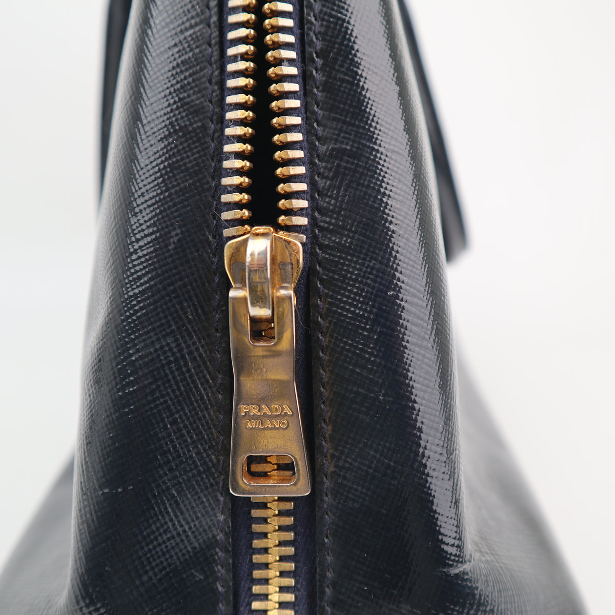 C2776 Prada Top Handle Bag Saffiano Lux Promenade Medium | Pre-Owned Very Good Leather