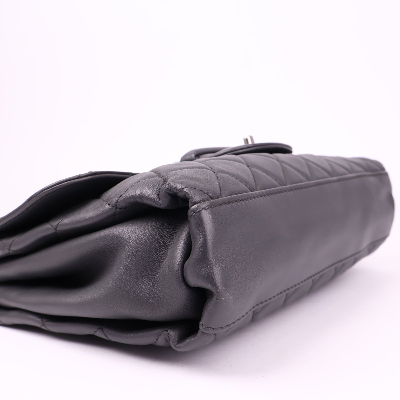 J3541 Chanel Lambskin Quilted Jumbo Coco Loop Flap Grey- Pre Owned