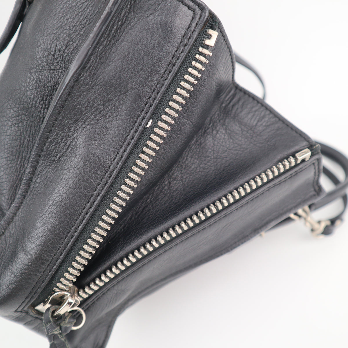 C2794 Balenciaga Tote Bag Balenciaga Papier A6 Zip Around e Black | Pre-Owned Very Good Black Leather