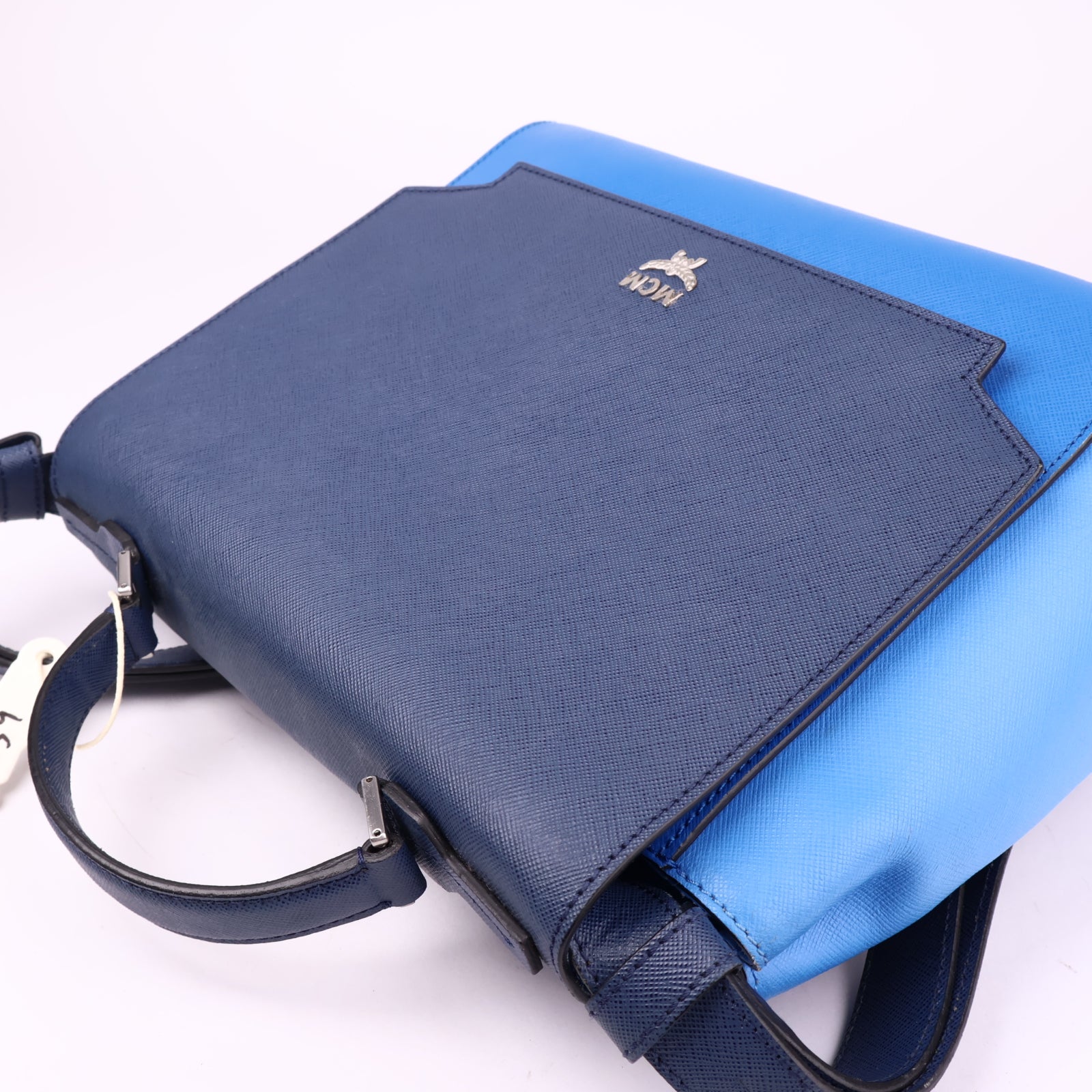 J3539 MCM leather 2 ways bag- Pre Owned