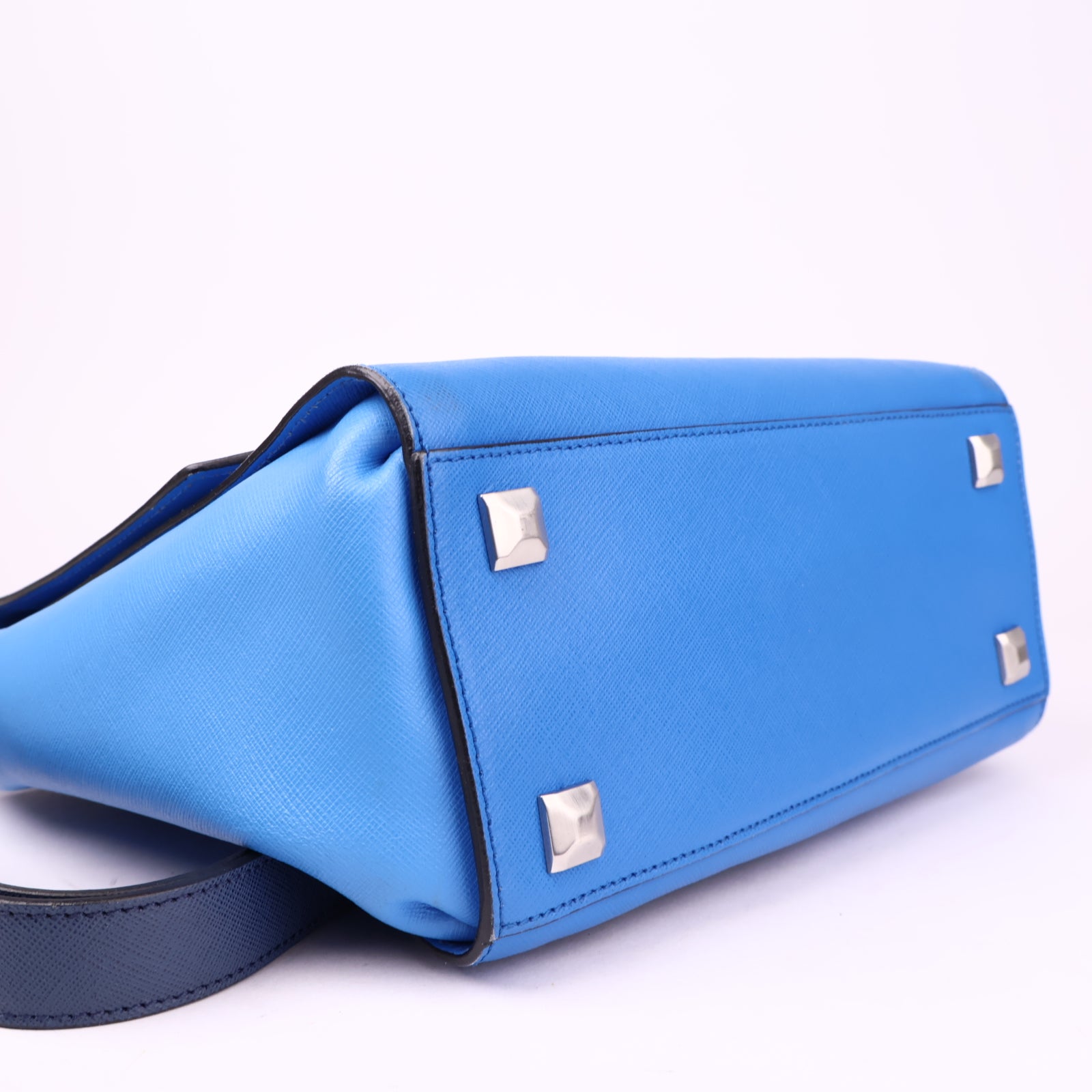 J3539 MCM leather 2 ways bag- Pre Owned