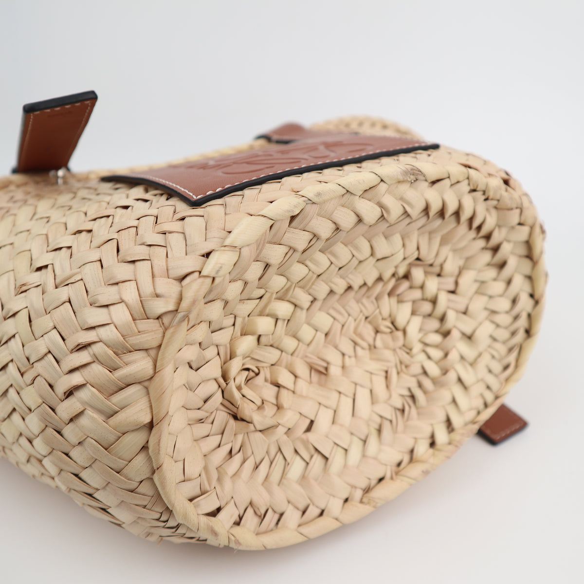 C2796 Loewe Bucket Bag Small Basket Bag In Palm Leaf And Calfskin | Pre-Owned Excellent Natural Leather, Palm Leaf