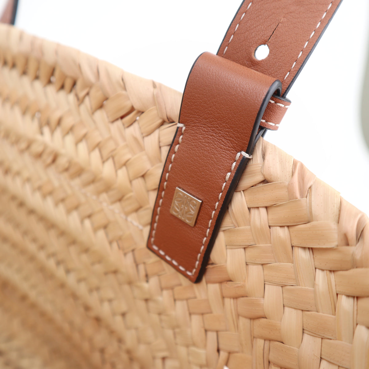 C2796 Loewe Bucket Bag Small Basket Bag In Palm Leaf And Calfskin | Pre-Owned Excellent Natural Leather, Palm Leaf